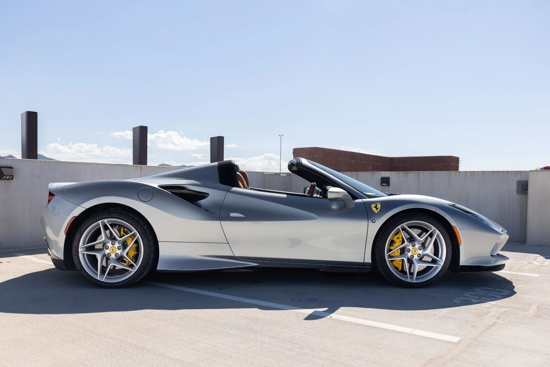 mph020_530964328_Used_2021_Ferrari_F8_Spider_1791592255_07c8be9155