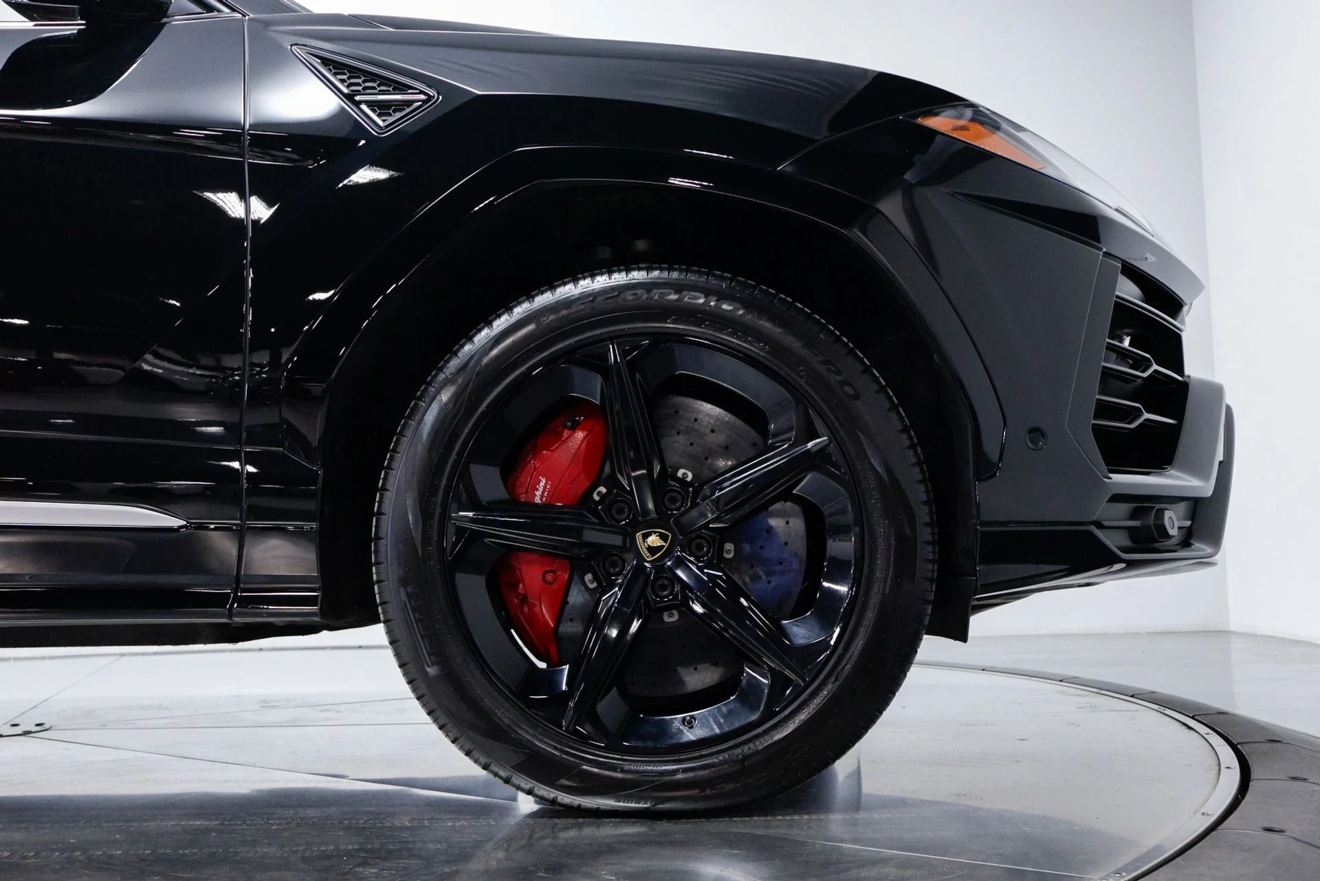 mph020_540793692_Used_2019_Lamborghini_Urus_1760386129_d18345c270
