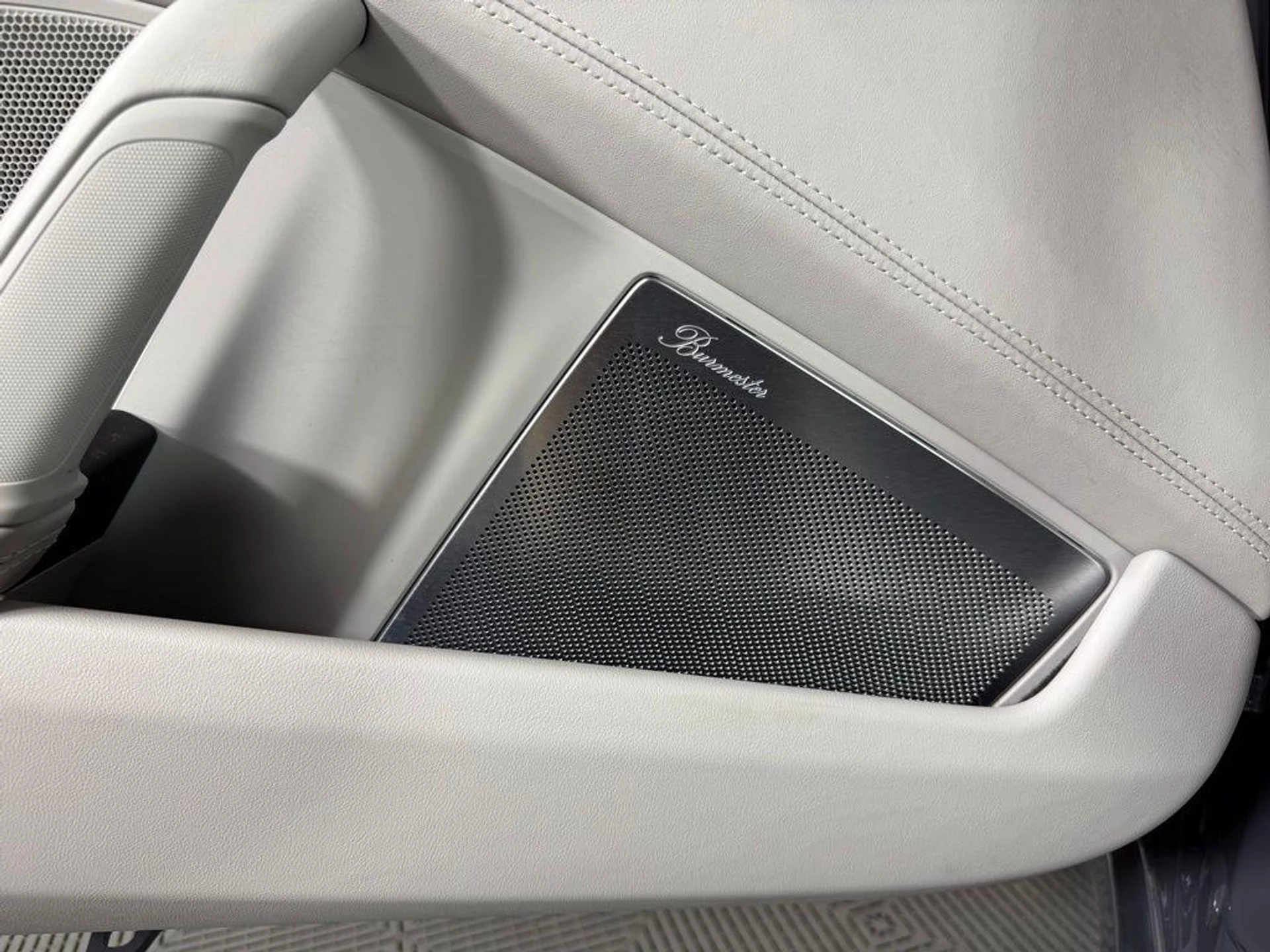 mph020_5457513_xa_Uy0_EOT_Pmnrj82q_U4_Q_Ln_ZKPHDE_7806d8963a