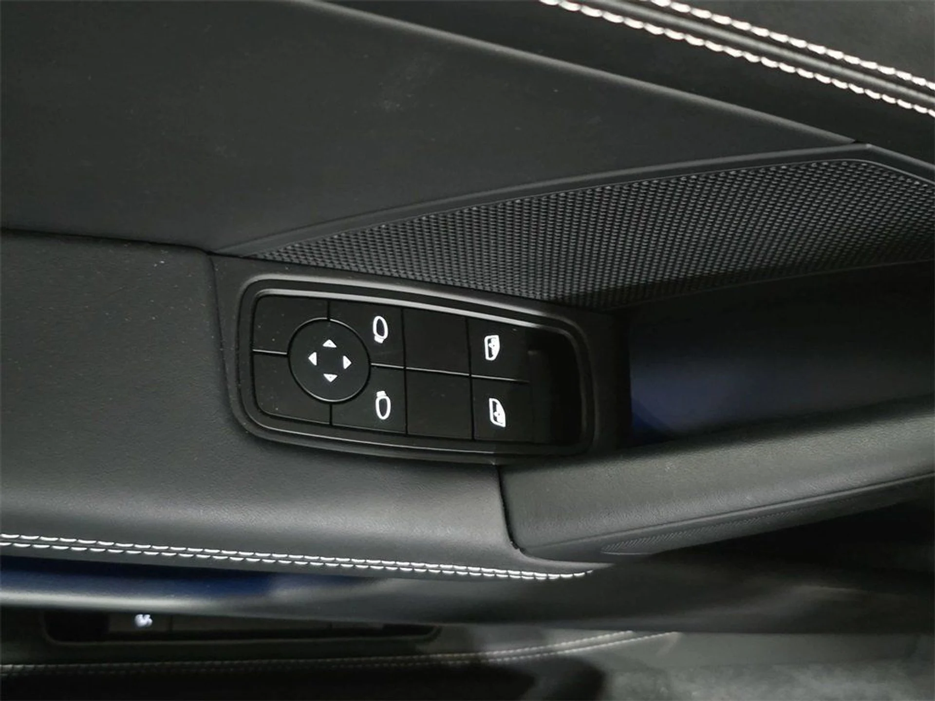 mph020_546146168_cff56a302558d2ad15546f5a7517a990_ebd4247582