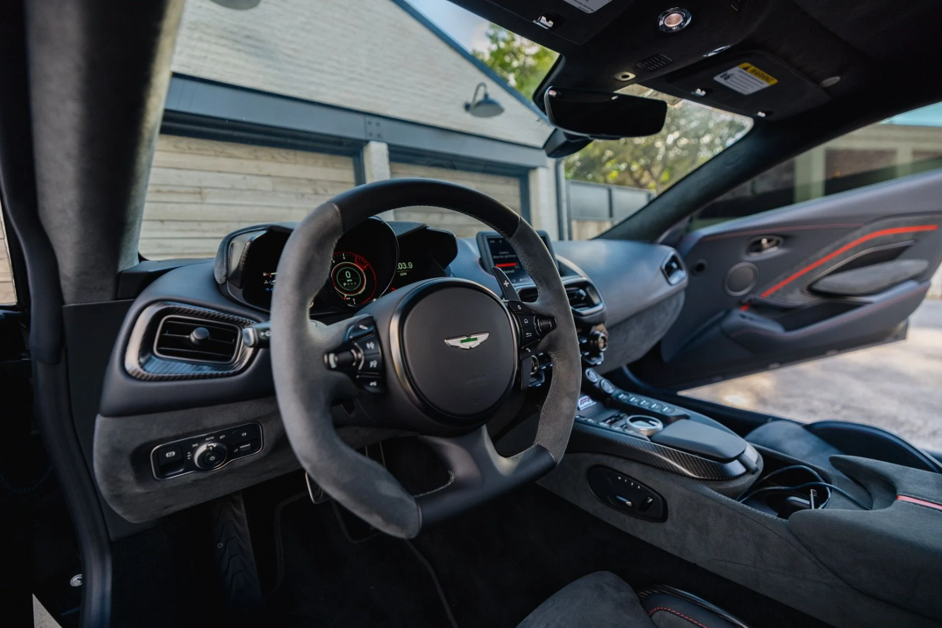mph020_55140119_Used_2023_Aston_Martin_Vantage_F1_Edition_1715792302_4eaddc2534