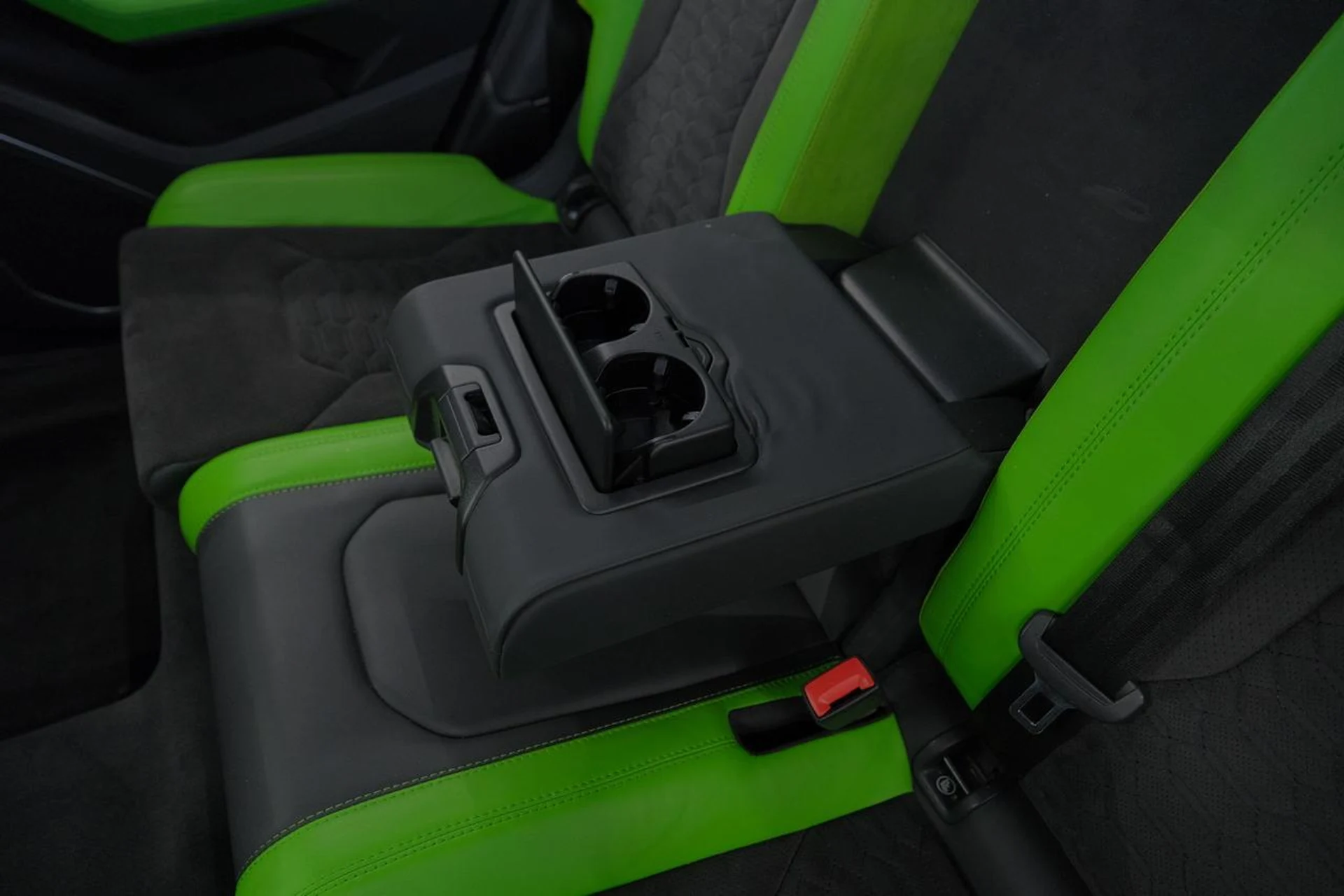 mph020_552124650_ce4a60875050cccef139bc4ae20187c1_d95f97abda