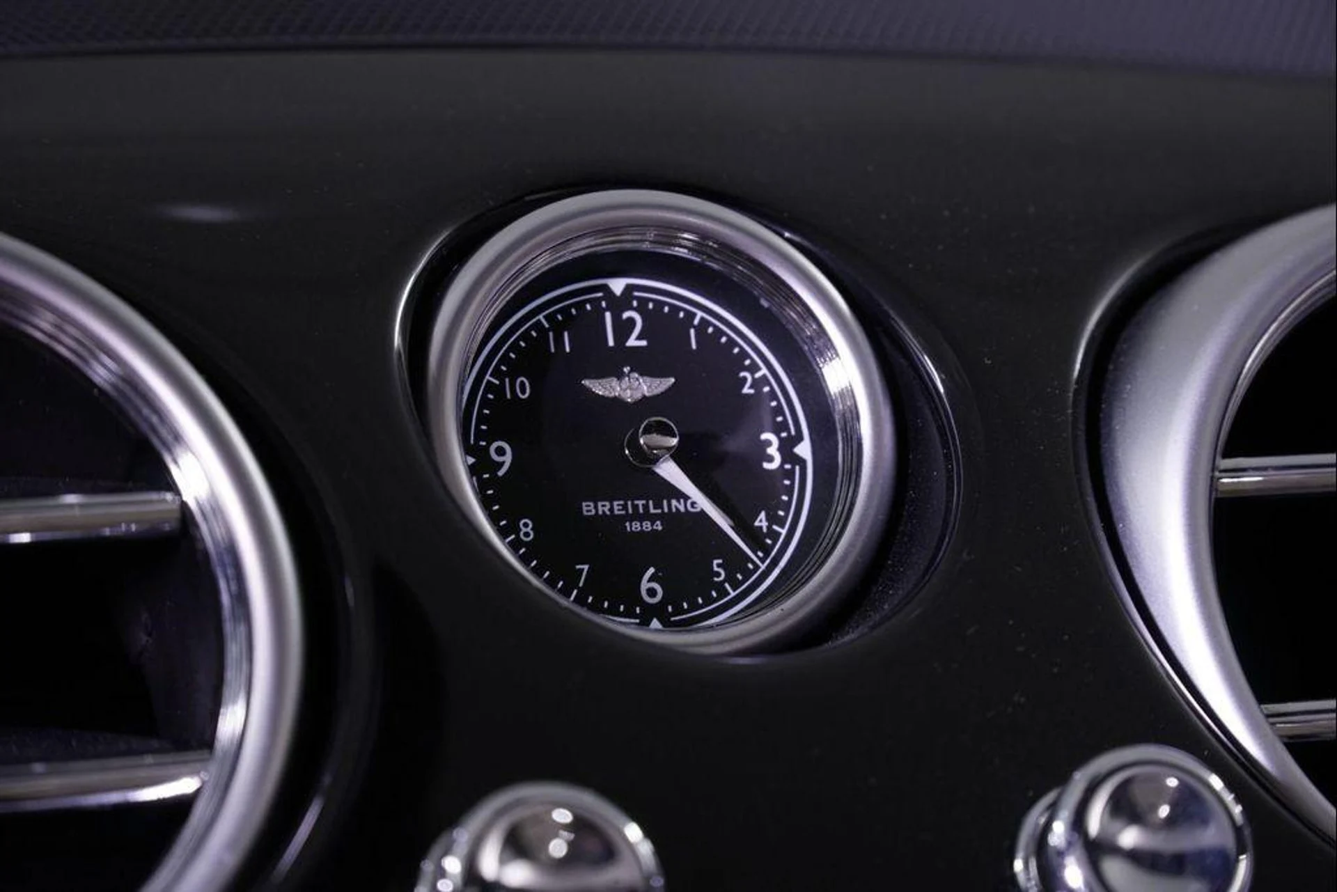 mph020_555062701_z_Xfx_Gfa_Gh6_H_Uw_O3_k9_Ghj7q_LAR_4_8a8a367453