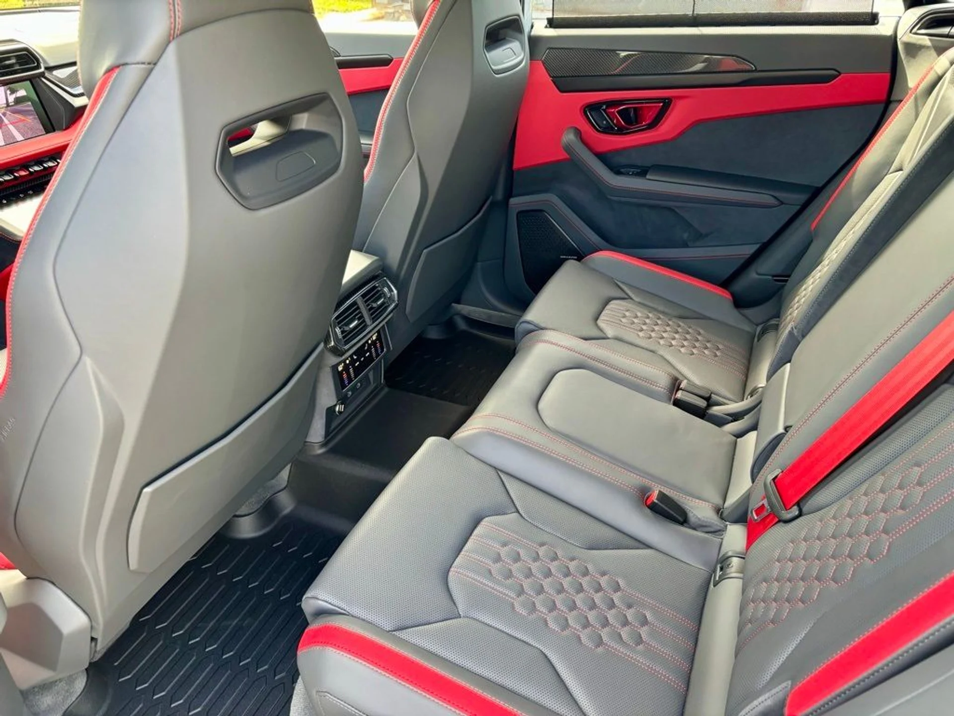 mph020_558432721_54869bf78d9df1d023d4c734df936c3e_abef334072