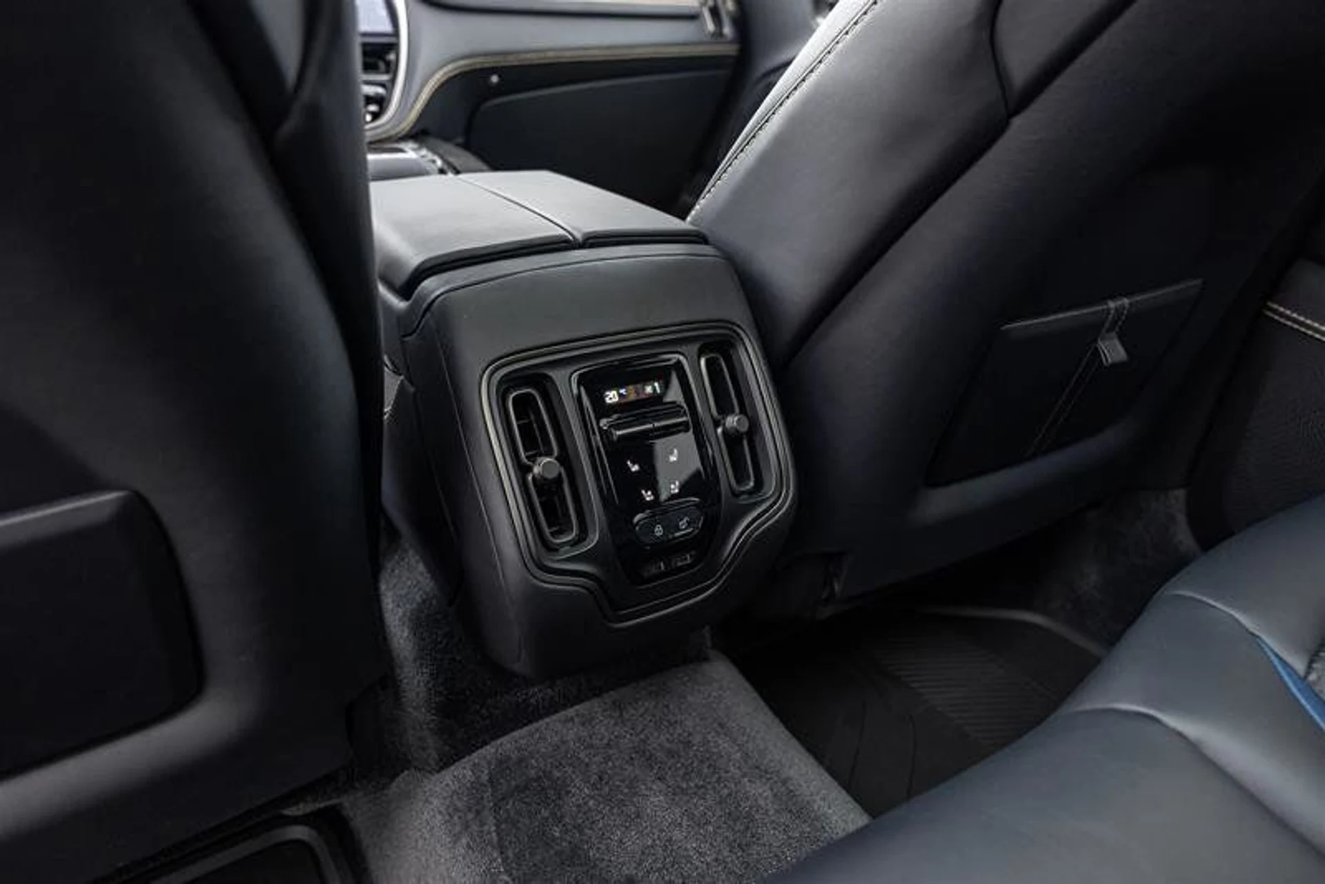 mph020_558834832_37308140_06998_11603536_1547132282_fd9c269eef