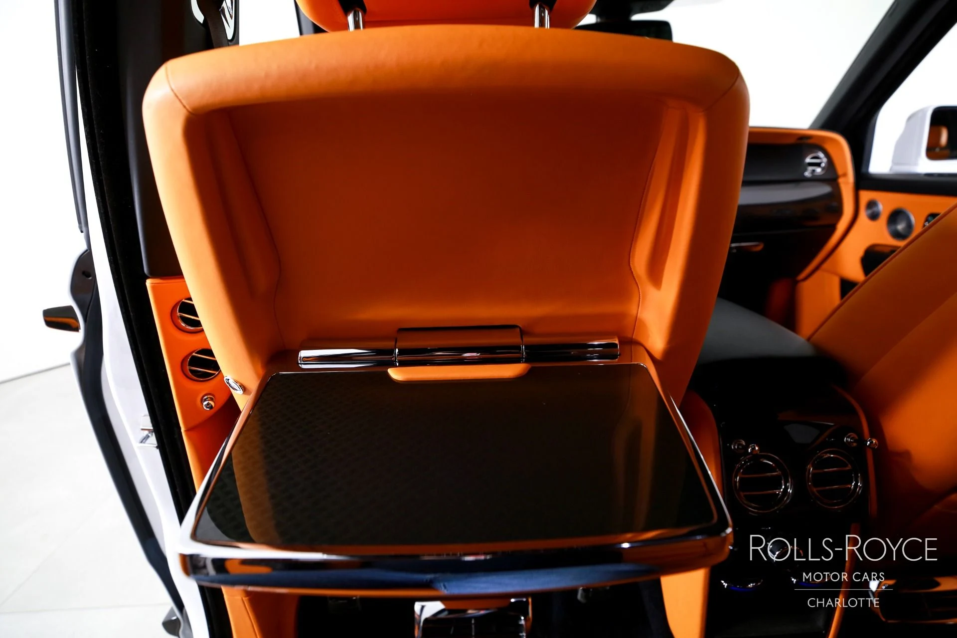 mph020_563824272_Used_2022_Rolls_Royce_Black_Badge_Cullinan_1764197182_aa4c15cd48