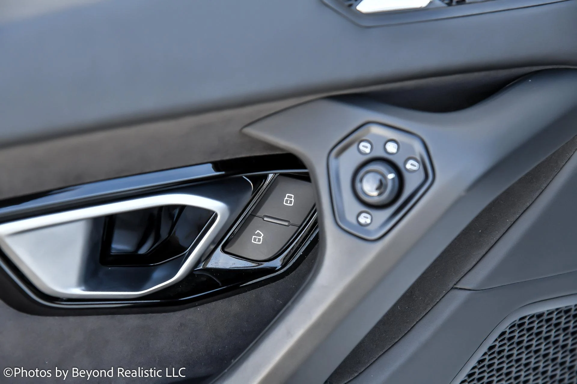 mph020_565142795_Used_2022_Lamborghini_Huracan_EVO_1763629518_5762d17f20