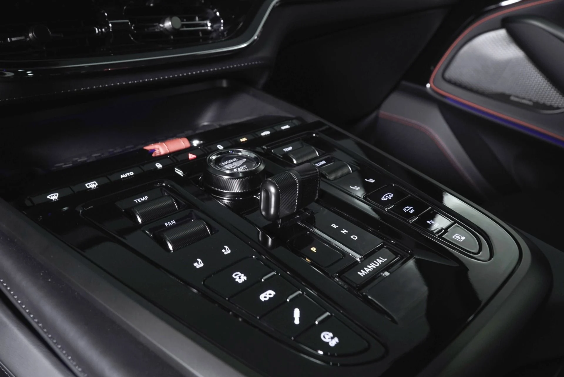 mph020_56833854_New_2026_Aston_Martin_DBX_S_1781900282_16cef323e9