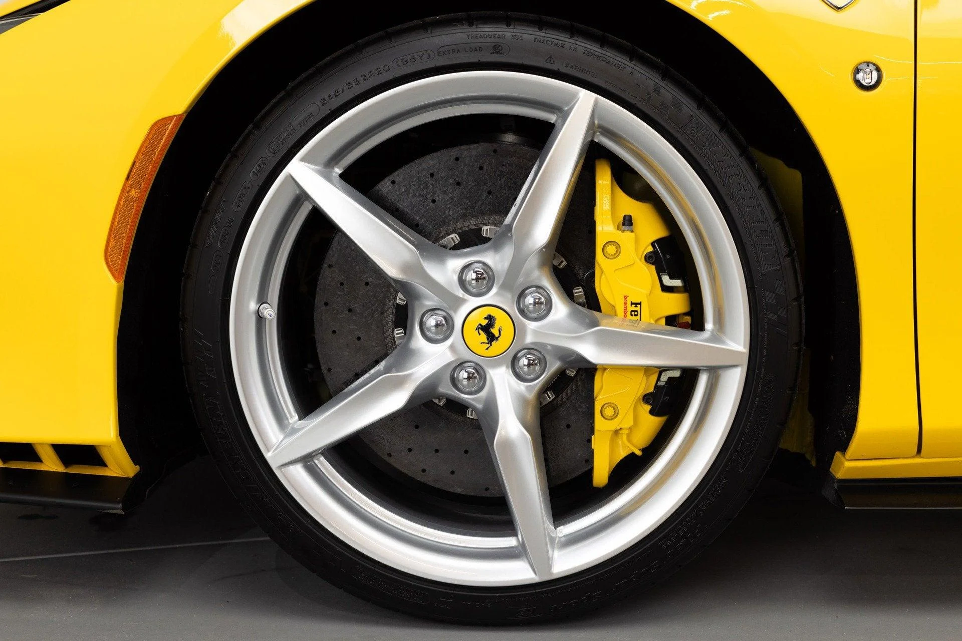 mph020_569320595_Used_2021_Ferrari_F8_Spider_1778334401_ff3f81629b