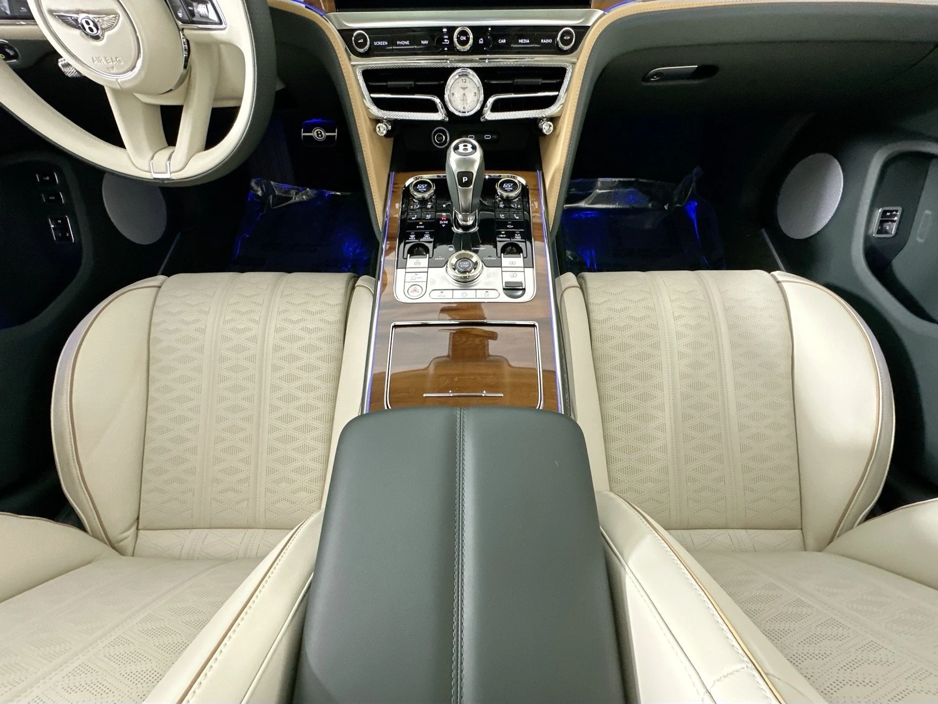 mph020_573601349_21_8f31fd46c0