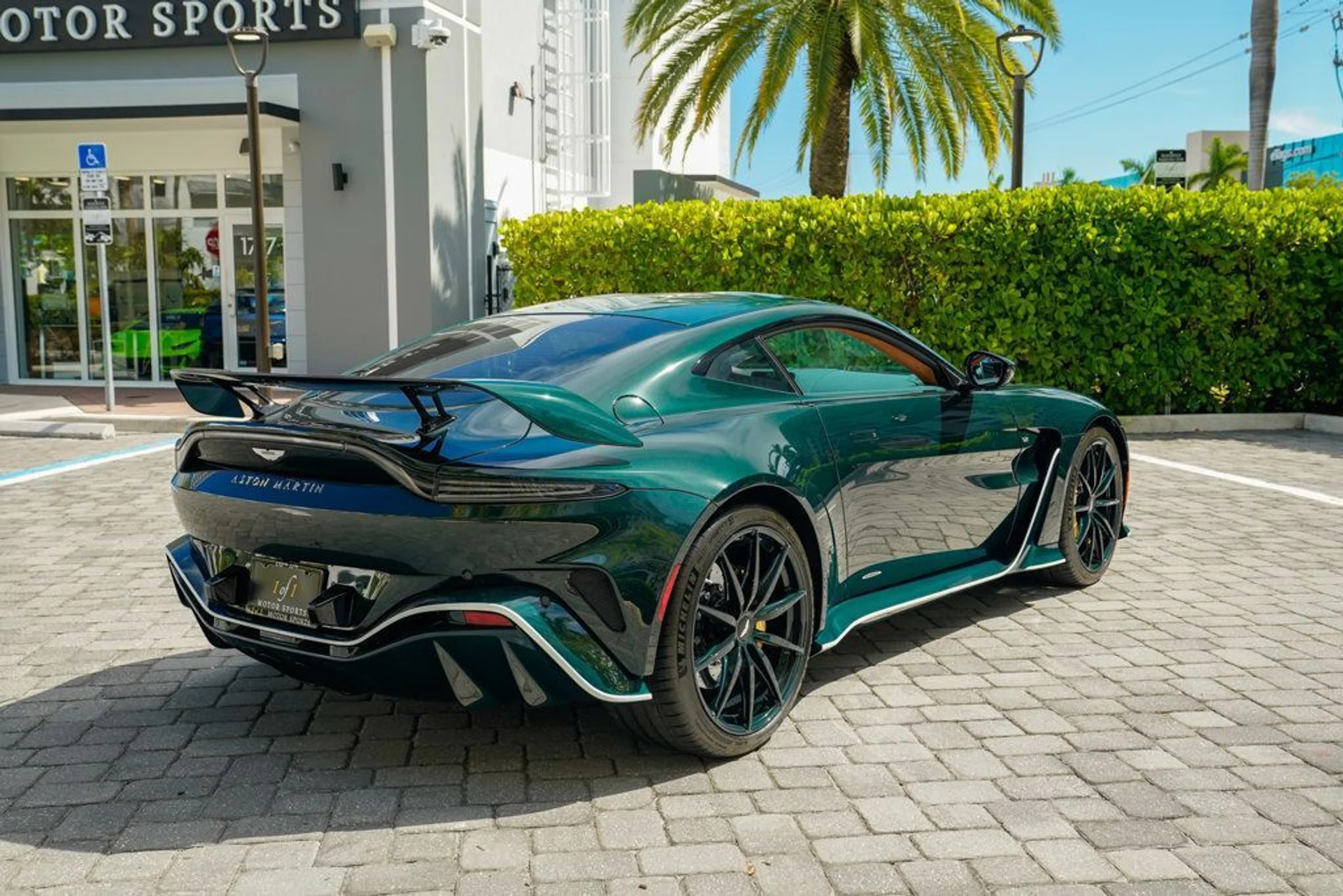 mph020_585600316_used_2023_aston_martin_vantage_v12coupe_14354_22896697_21_1024_e0b78b9efe