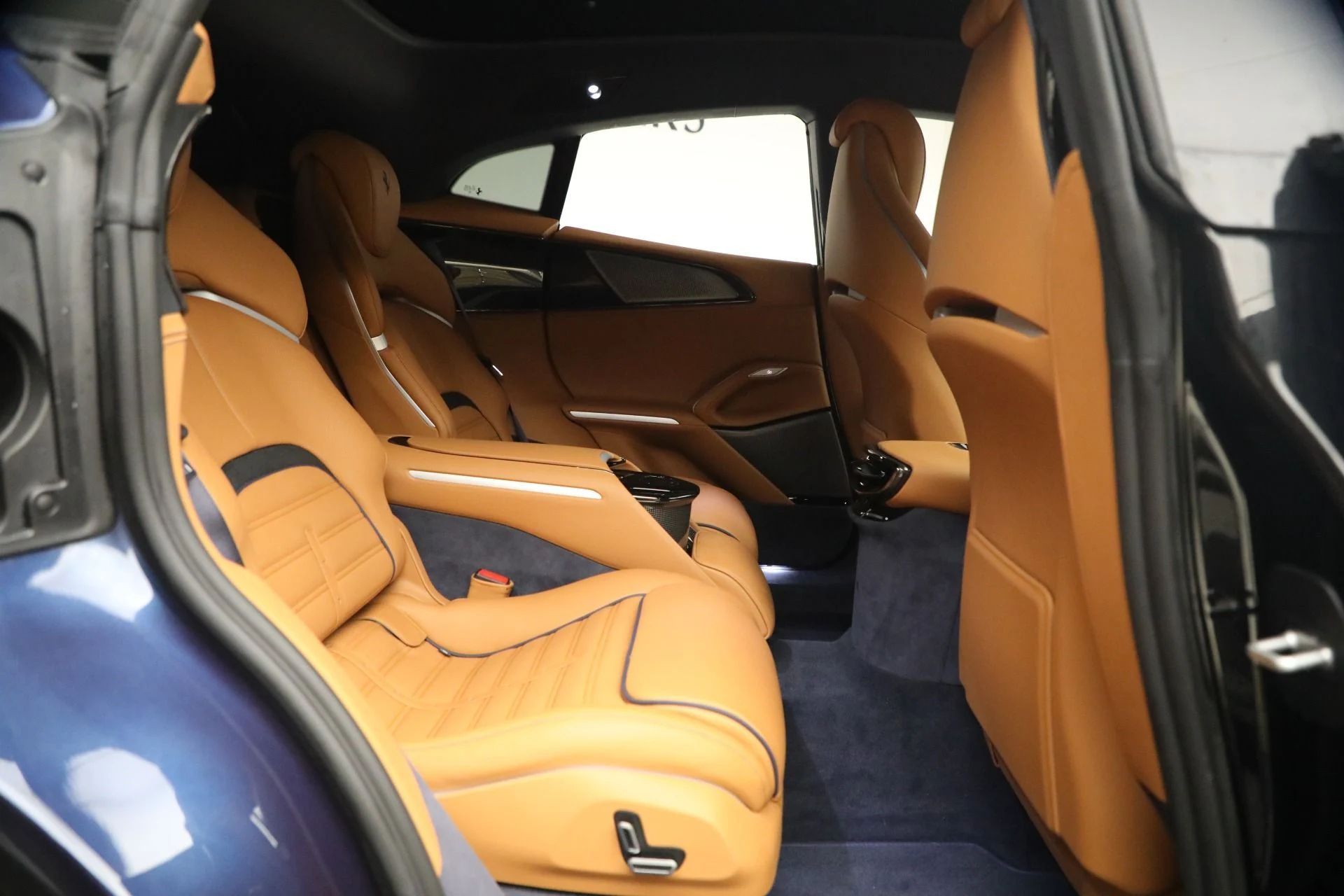 mph020_589052708_Used_2025_Ferrari_Purosangue_1773254154_3edc527d2d