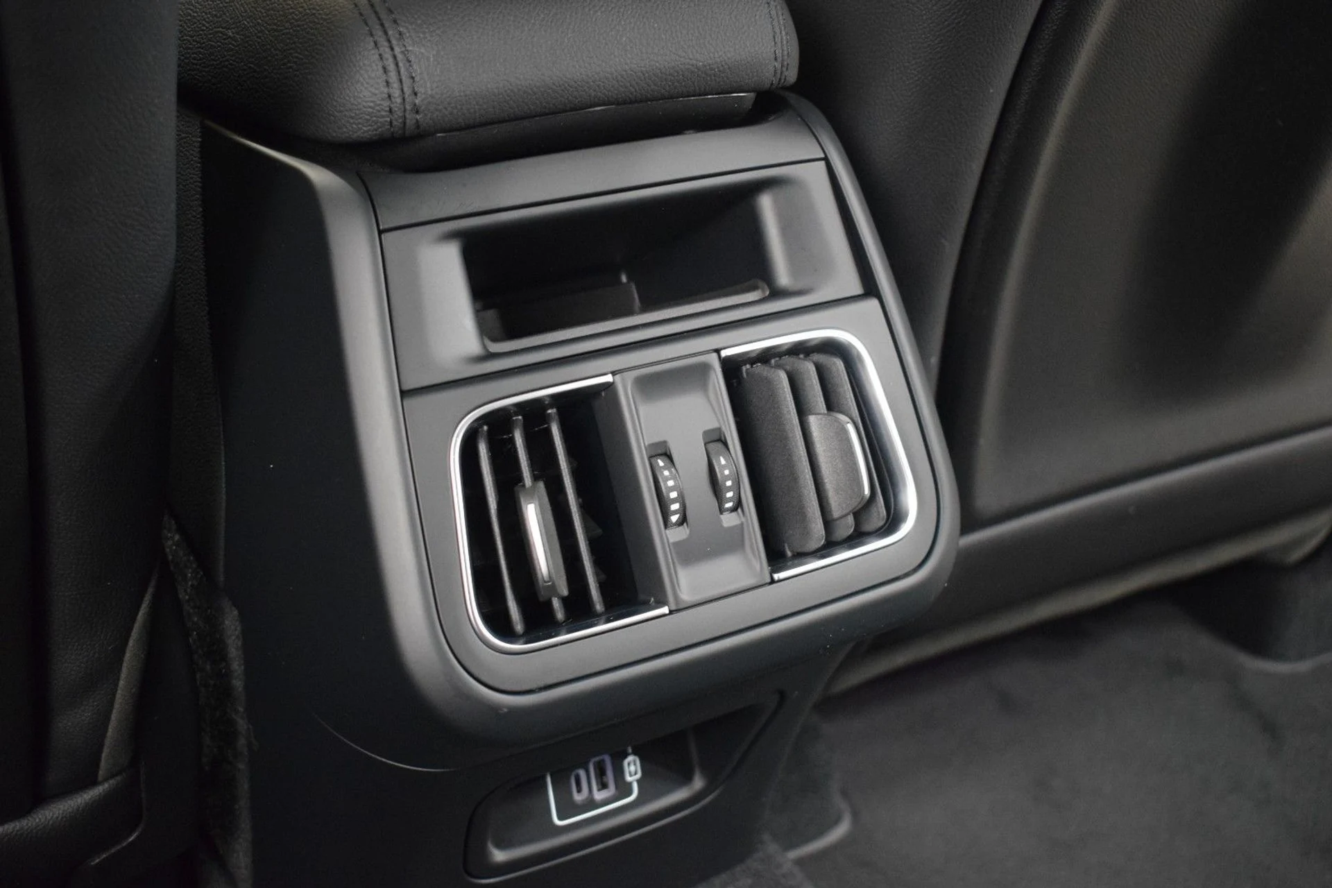 mph020_593058173_999915c81c1077e76f5073e72746cbecx_0a12454b2e