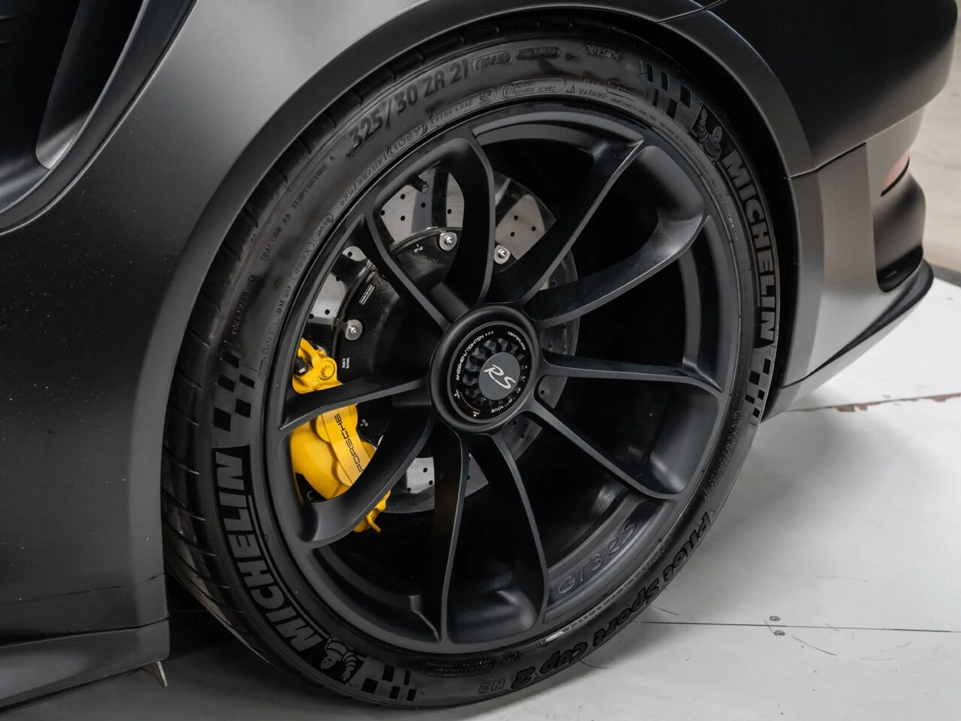 mph020_596119090_porsche_911_2019_ef3159b3d7