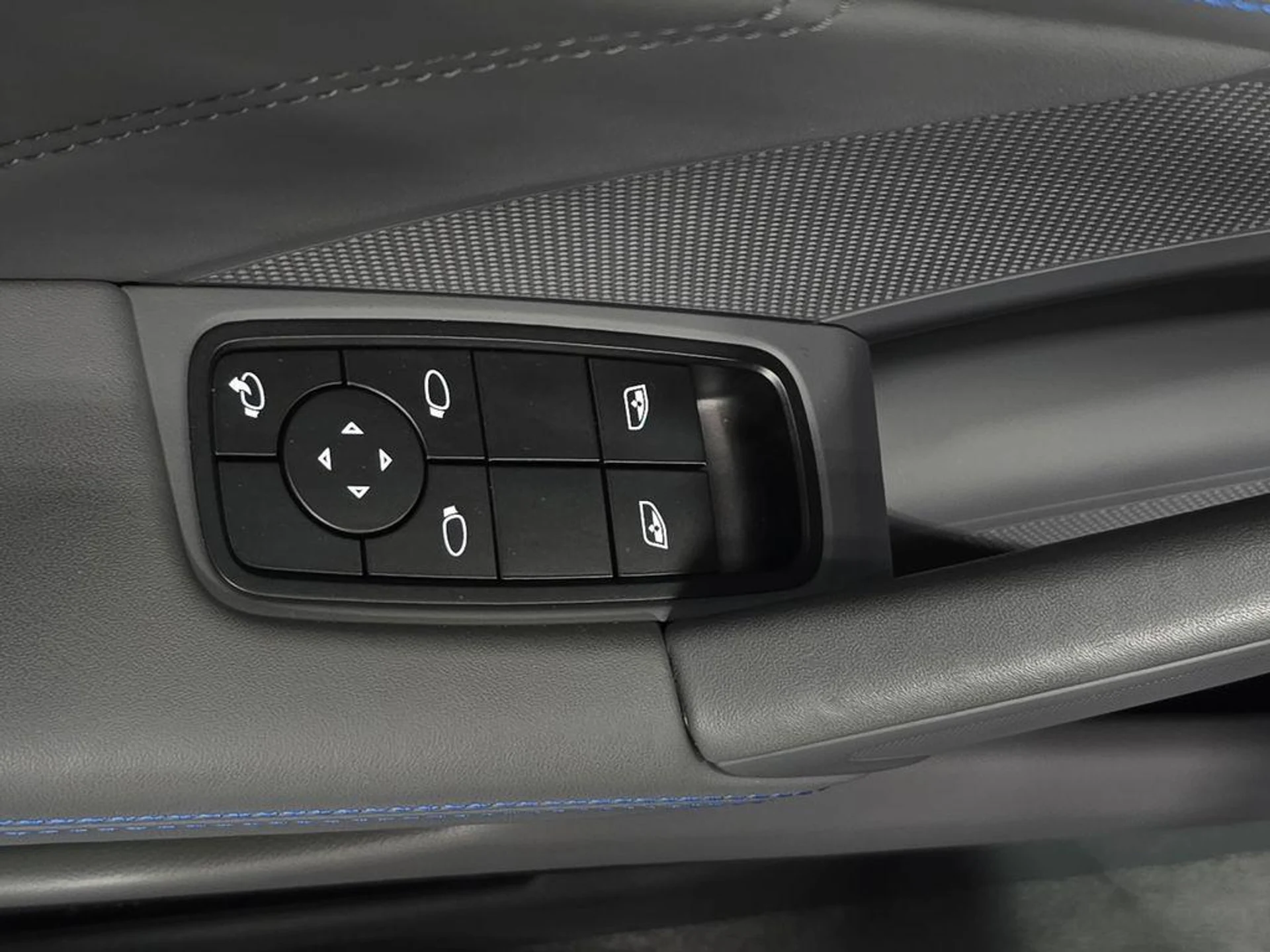 mph020_597084428_Zv9u_C2w_J4u_Pw_BZ_5_Gomzf_H_Ljseo_b258e2cb60