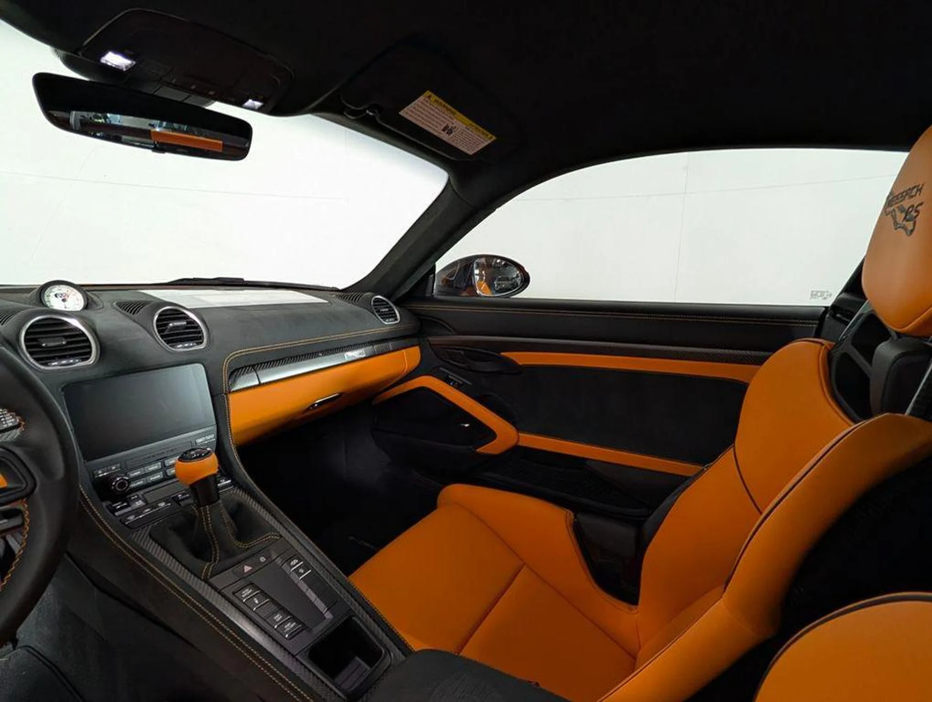 mph020_598917666_Rc_Y_Sbl8_B_Fe_O3_Nw_Sz_R1y1vn6c3g_4e792ff9d0