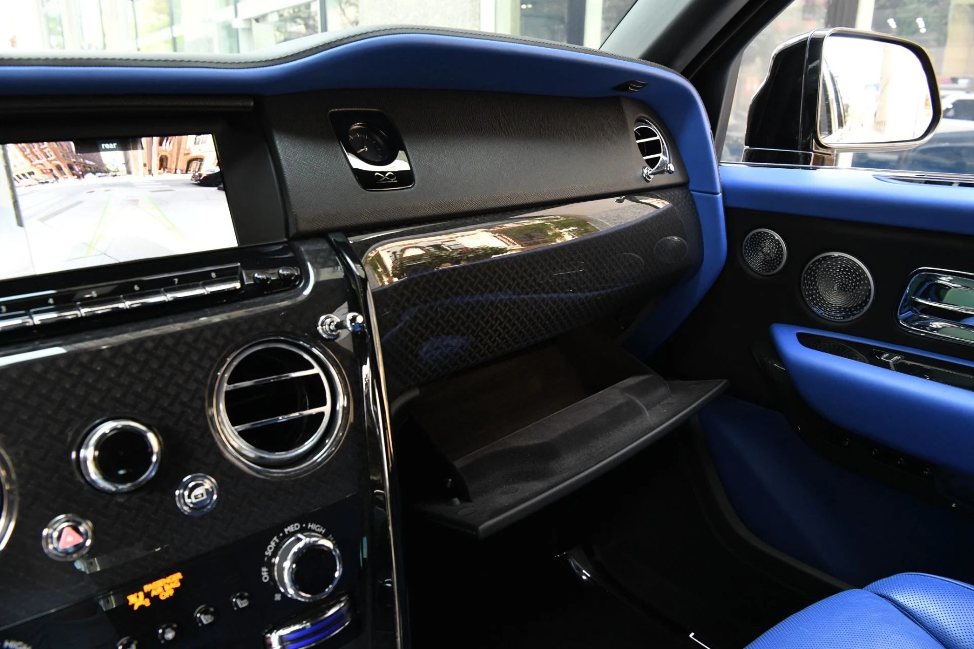 mph020_603391906_11928_p22_l_b5ff2993c5