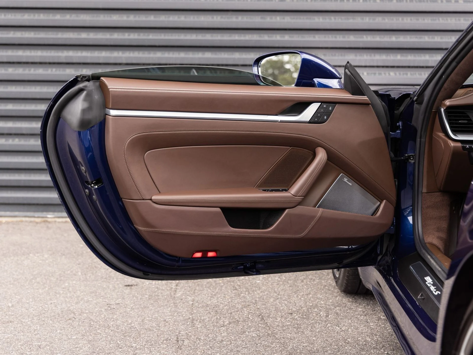 mph020_608068590_21_7b4a60b2fa