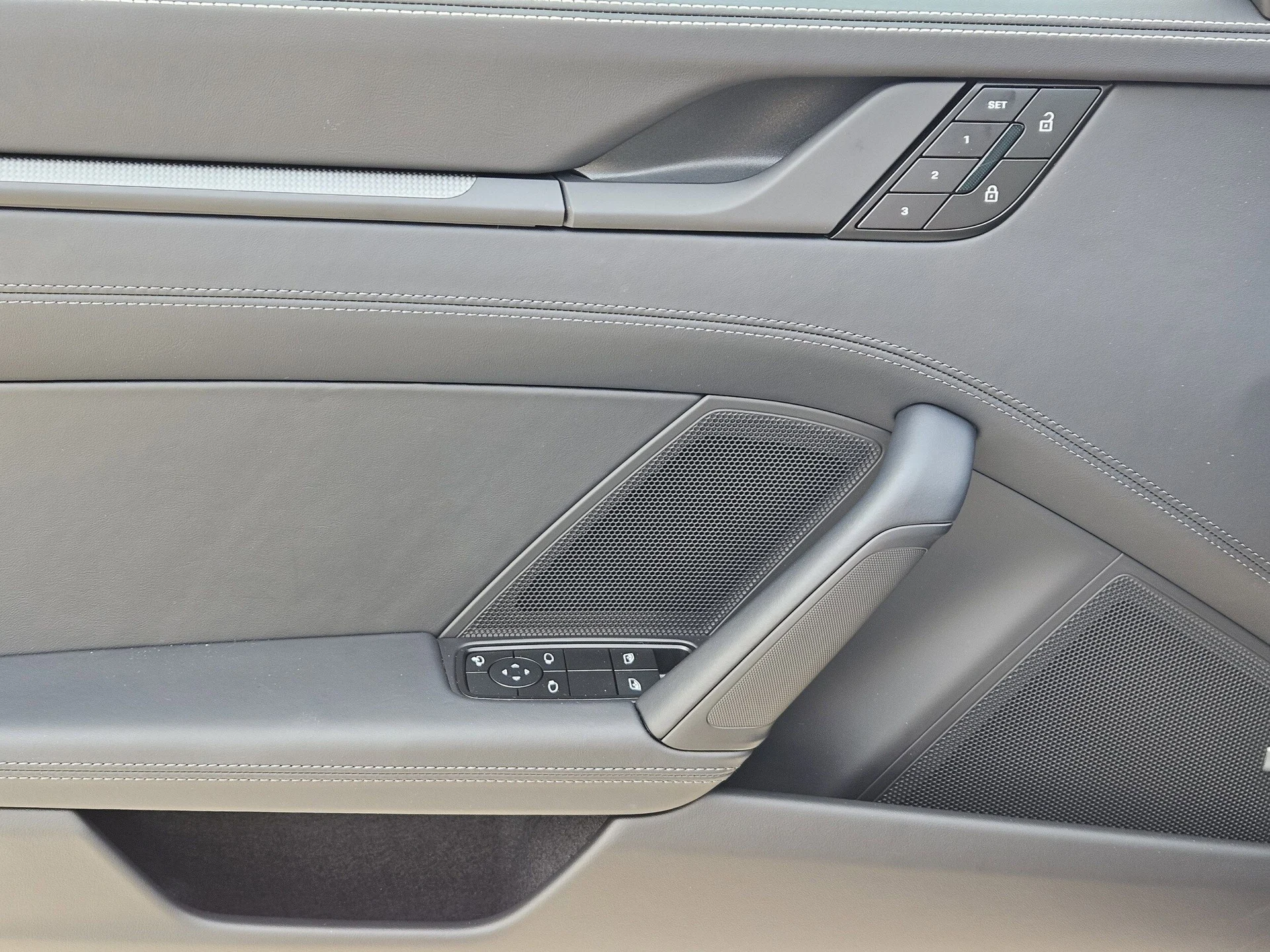 mph020_615542625_6a9d08a6ba015921d12b76042bb10ef9x_4d6cd0b51b