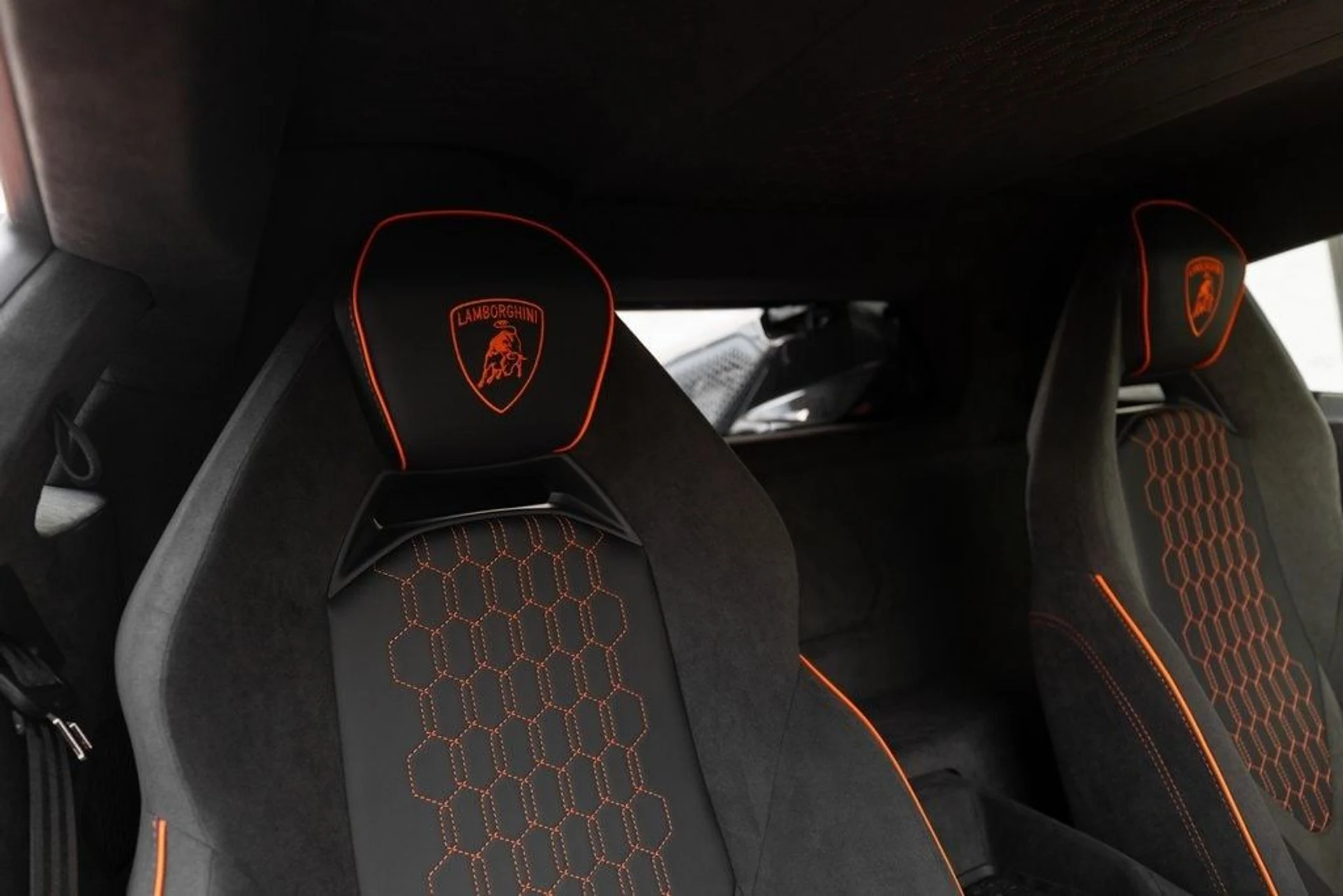 mph020_623939580_5bee0b539686eaaec1c367b51793060ax_2043cee2ae