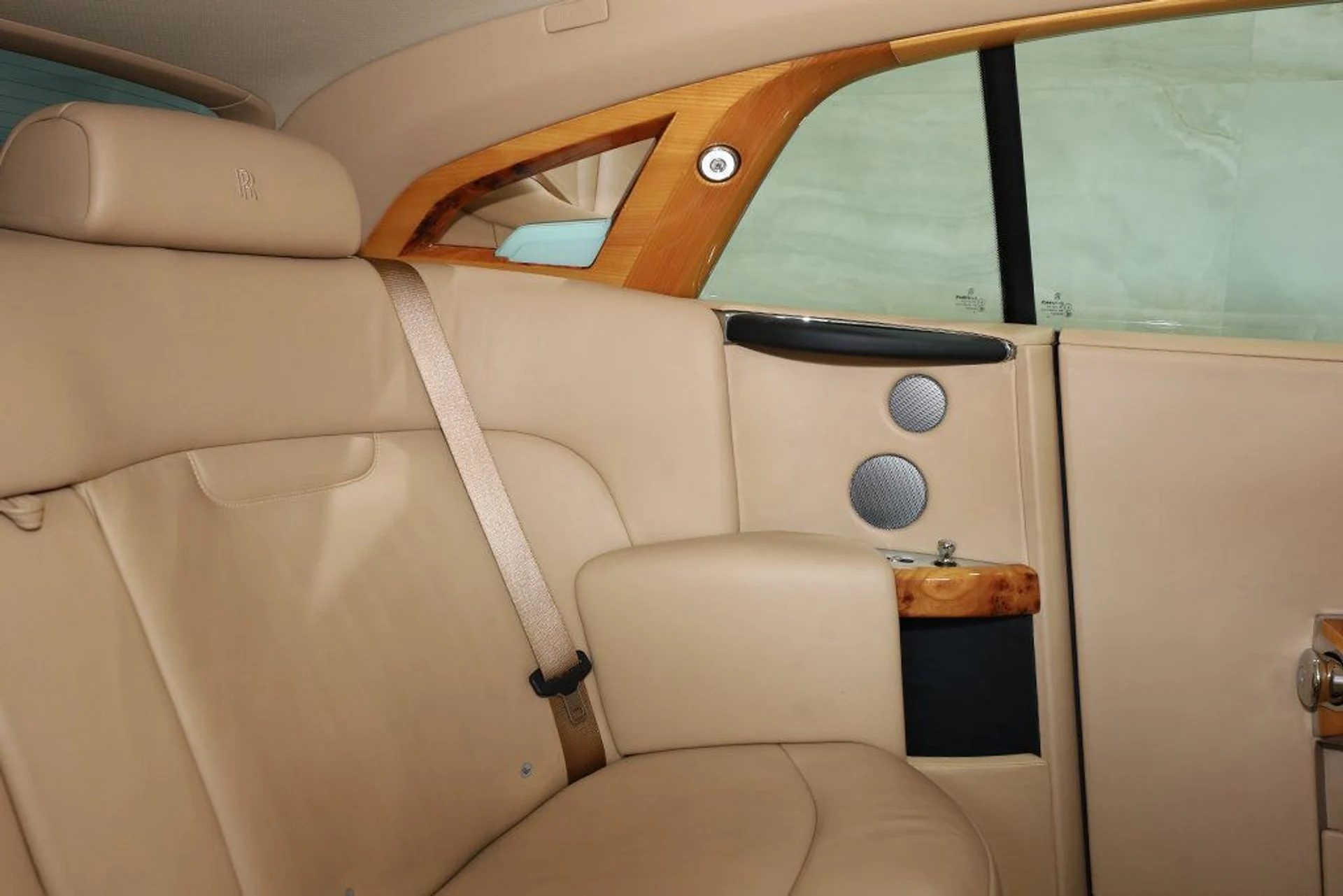mph020_626006083_used_2010_rolls_royce_phantom_coupe_2drcoupe_9689_23022670_21_1024_6f6312db55