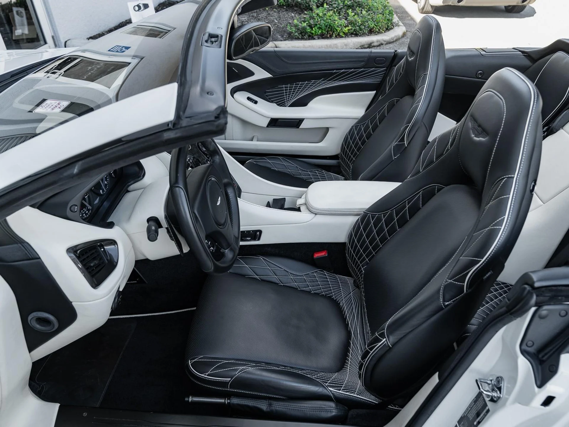 mph020_627116284_Used_2018_Aston_Martin_Vanquish_S_1759353668_6e933aa496