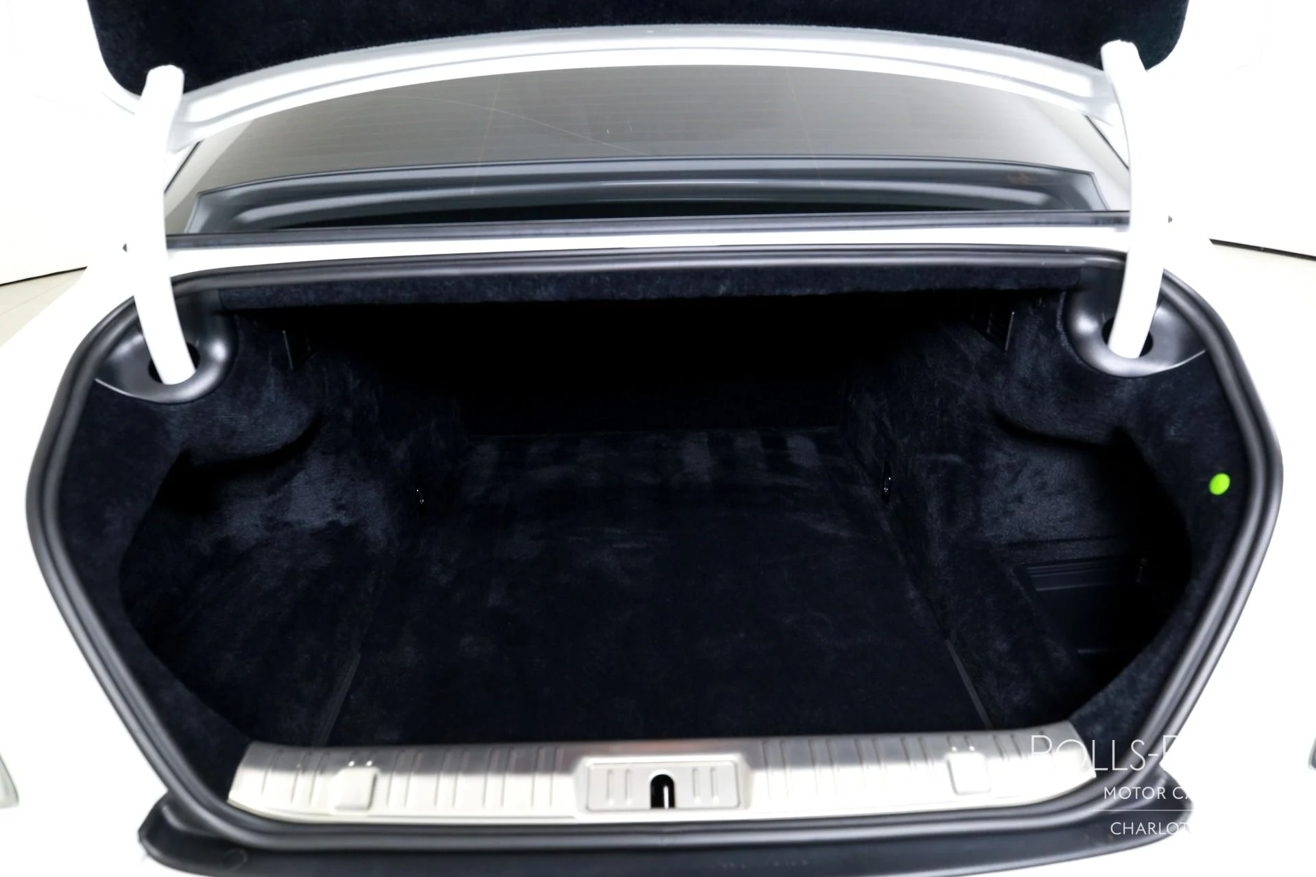 mph020_628081702_Used_2014_Rolls_Royce_Wraith_1778858283_7b71761d90