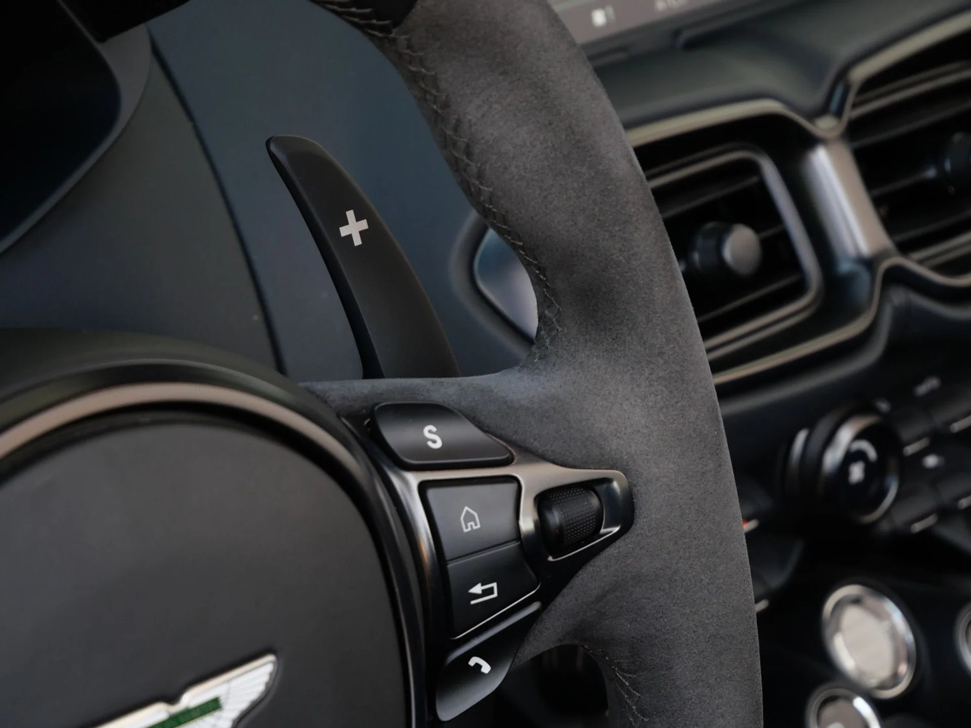 mph020_628344778_9a0760e509897d3e8ad298fb71533cd1x_e8aeeb9840