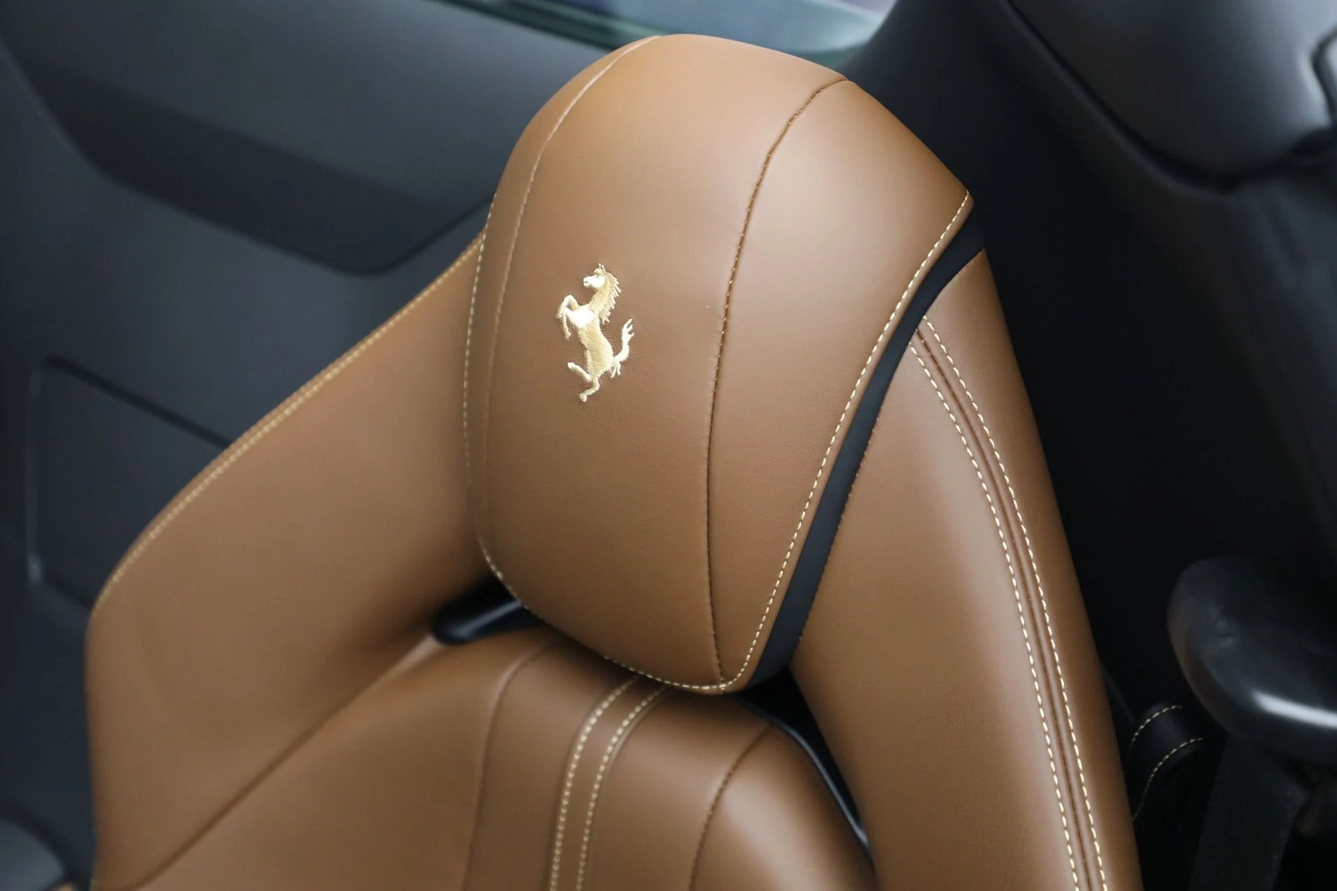 mph020_629929589_Used_2022_Ferrari_812_GTS_1761676102_7ea214e79a