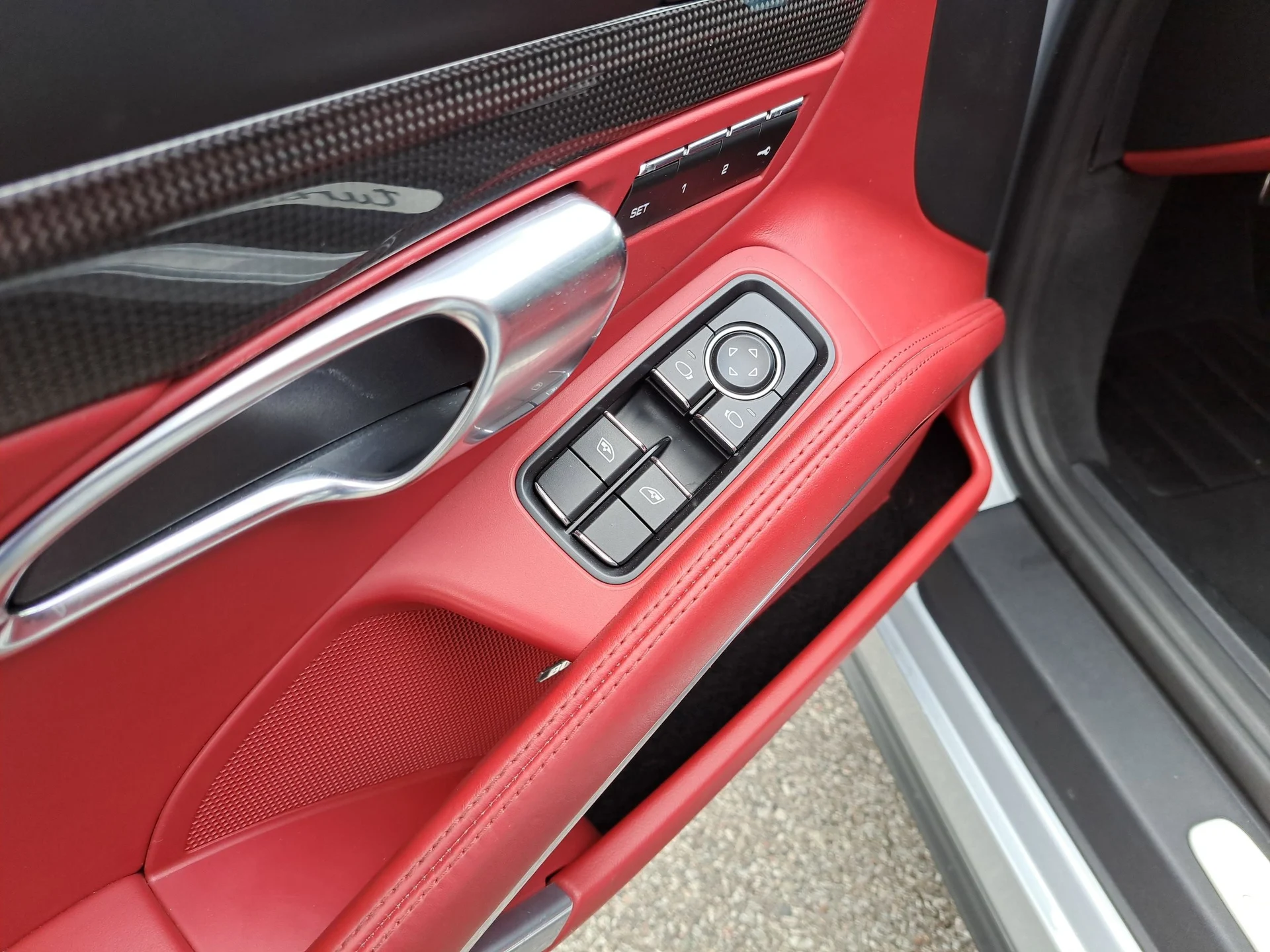 mph020_638308909_dfe757c17bceb238500a52c18d9c16f0x_12a2ce1347