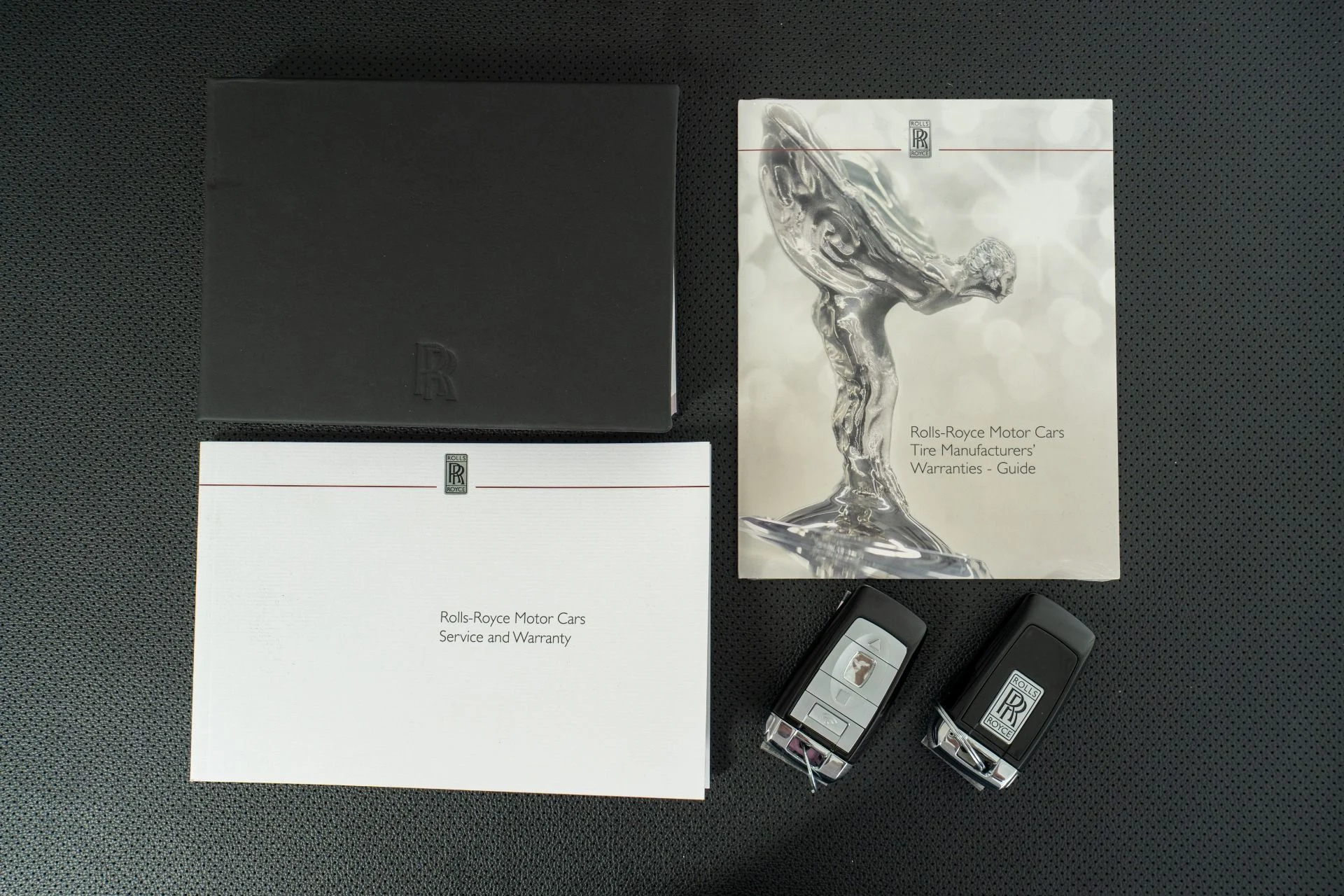 mph020_639561396_Used_2017_Rolls_Royce_Ghost_Extended_Wheelbase_393_K_MSRP_Two_Tone_Paint_Rear_Chiller_1774532559_e88697fcd5