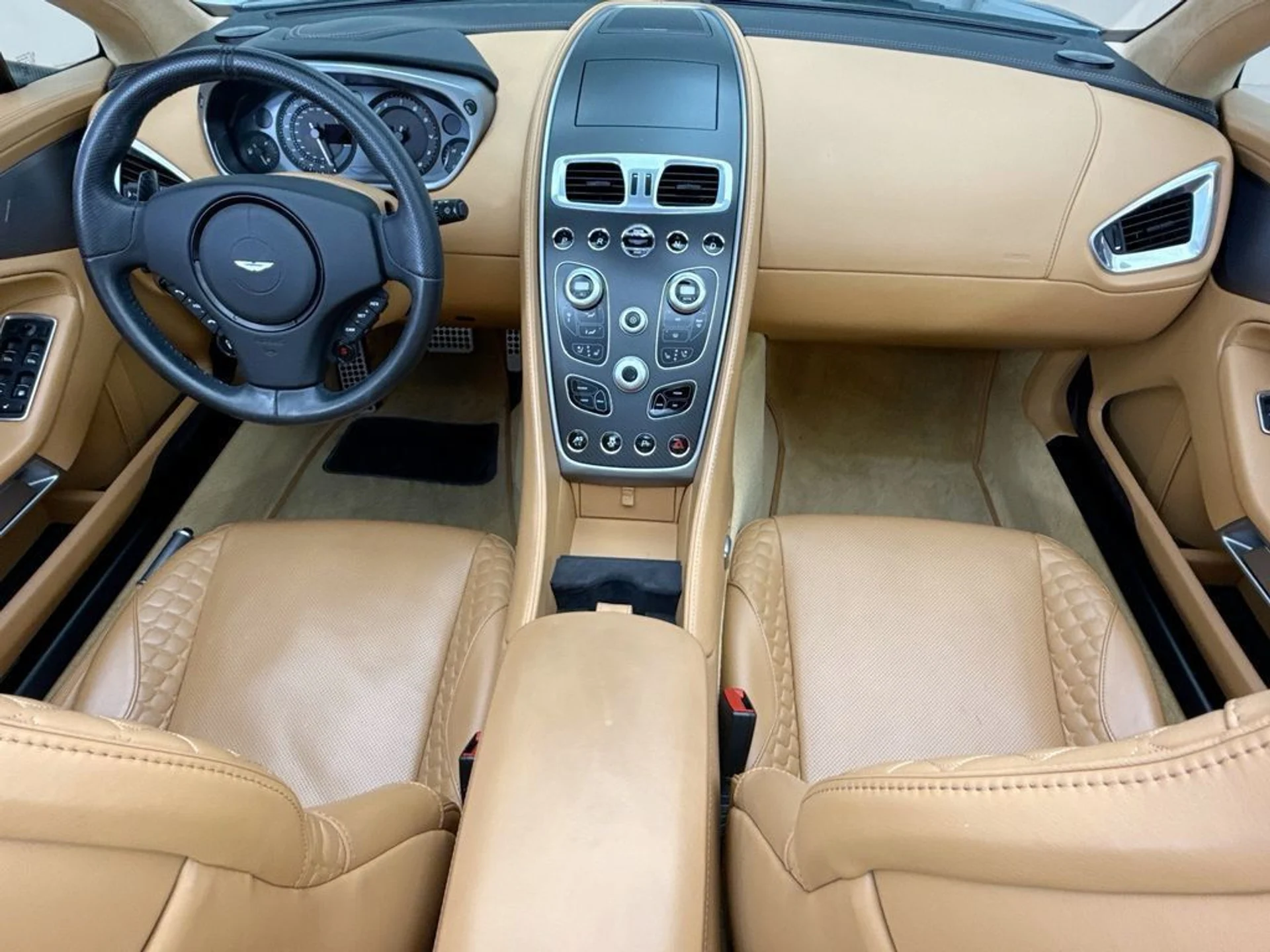 mph020_641534049_used_2014_aston_martin_vanquish_2drvolante_8119_22995957_21_1024_82379ea783