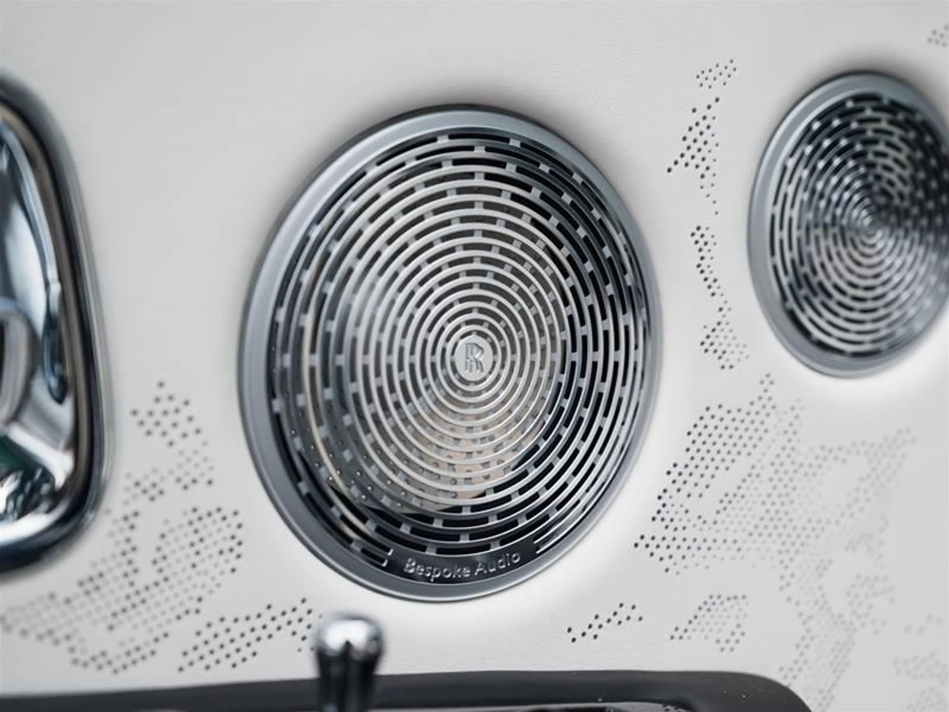 mph020_645429558_htflw10z_19cc840f63