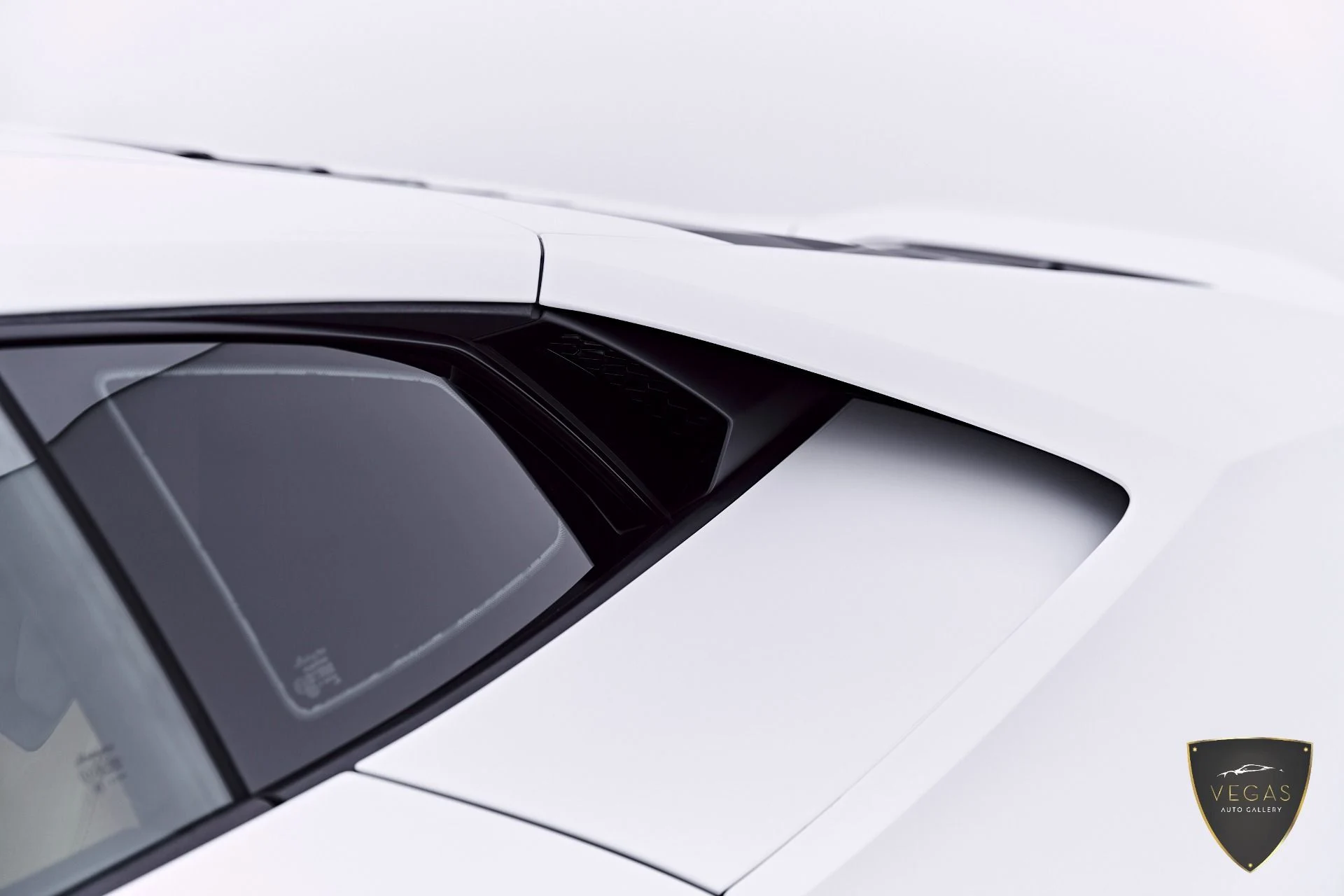 mph020_654065098_Used_2022_Lamborghini_Huracan_EVO_Base_1782344265_2661072591
