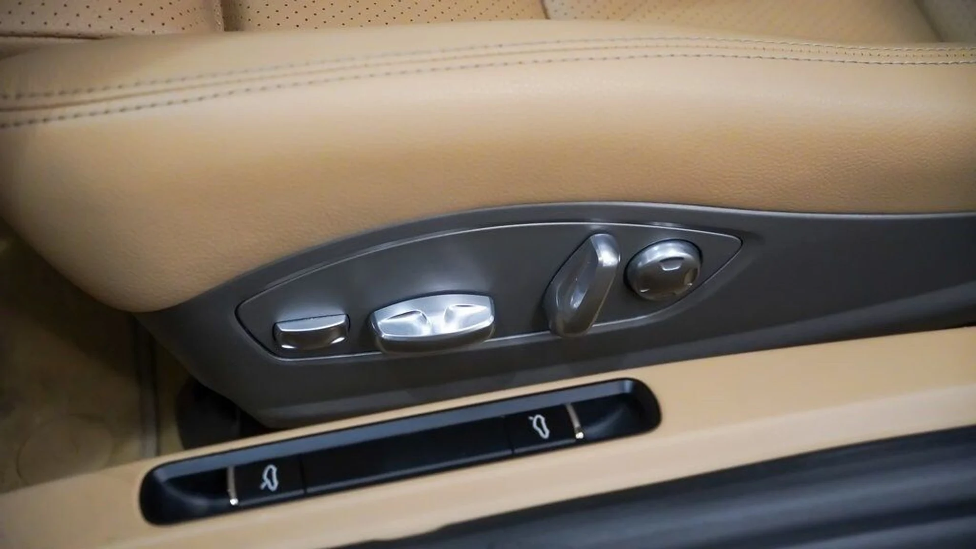 mph020_654128853_0bf16bf1704a616e4e16597c6b6b379dx_1c1828551e