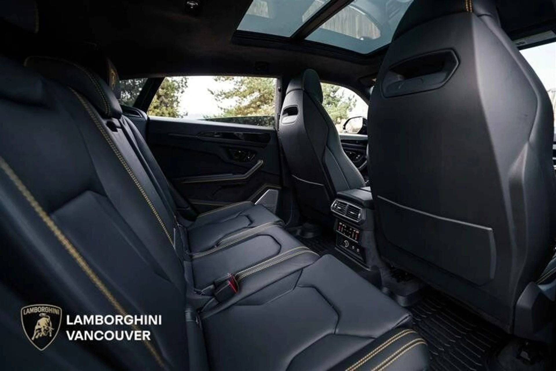 mph020_656460559_39069072_09215_2025_lamborghini_urus_021_0dbcb1fd3f