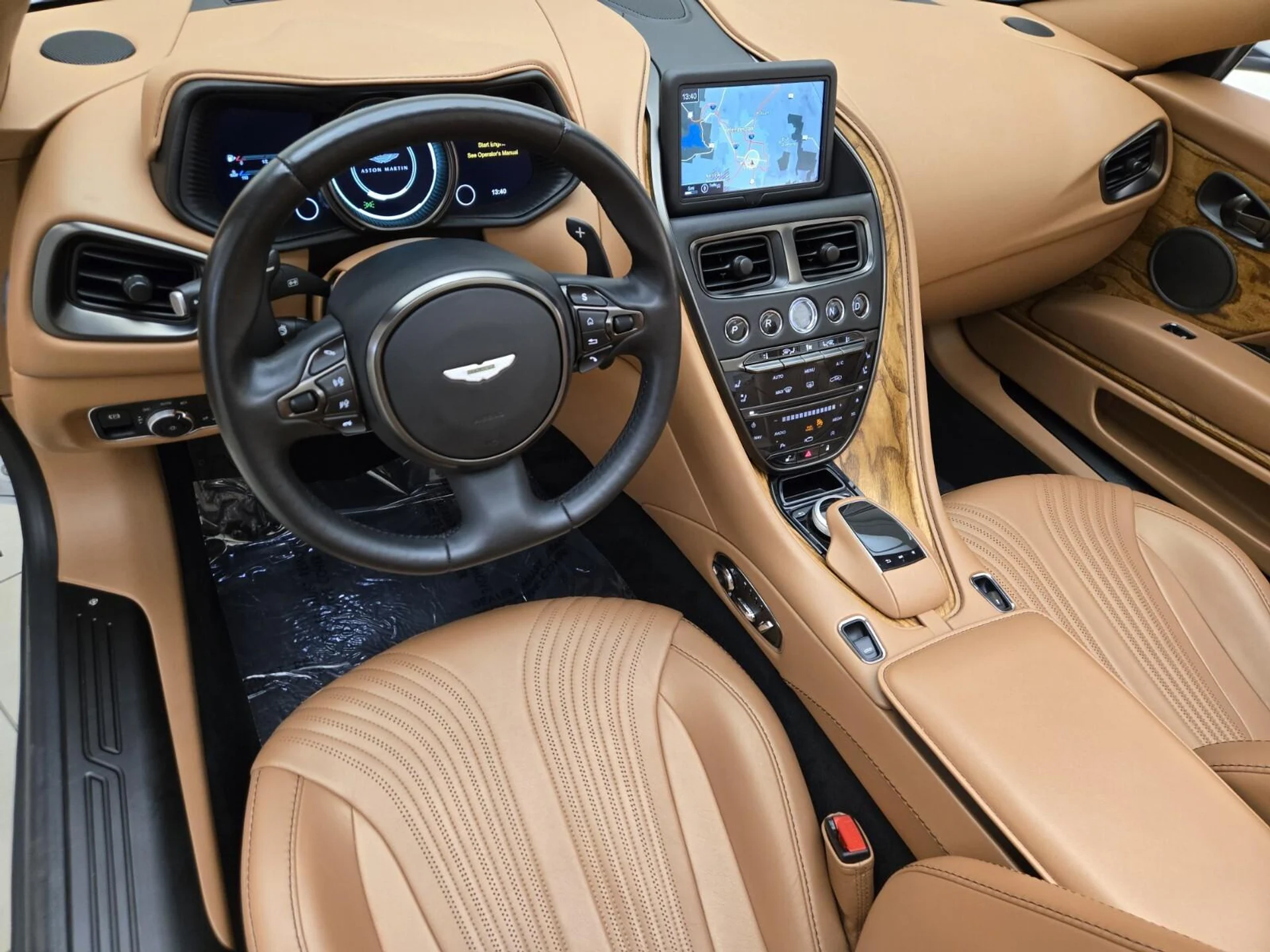 mph020_657390062_Used_2021_Aston_Martin_DB_11_Volante_1754376711_7aa05ae2dd
