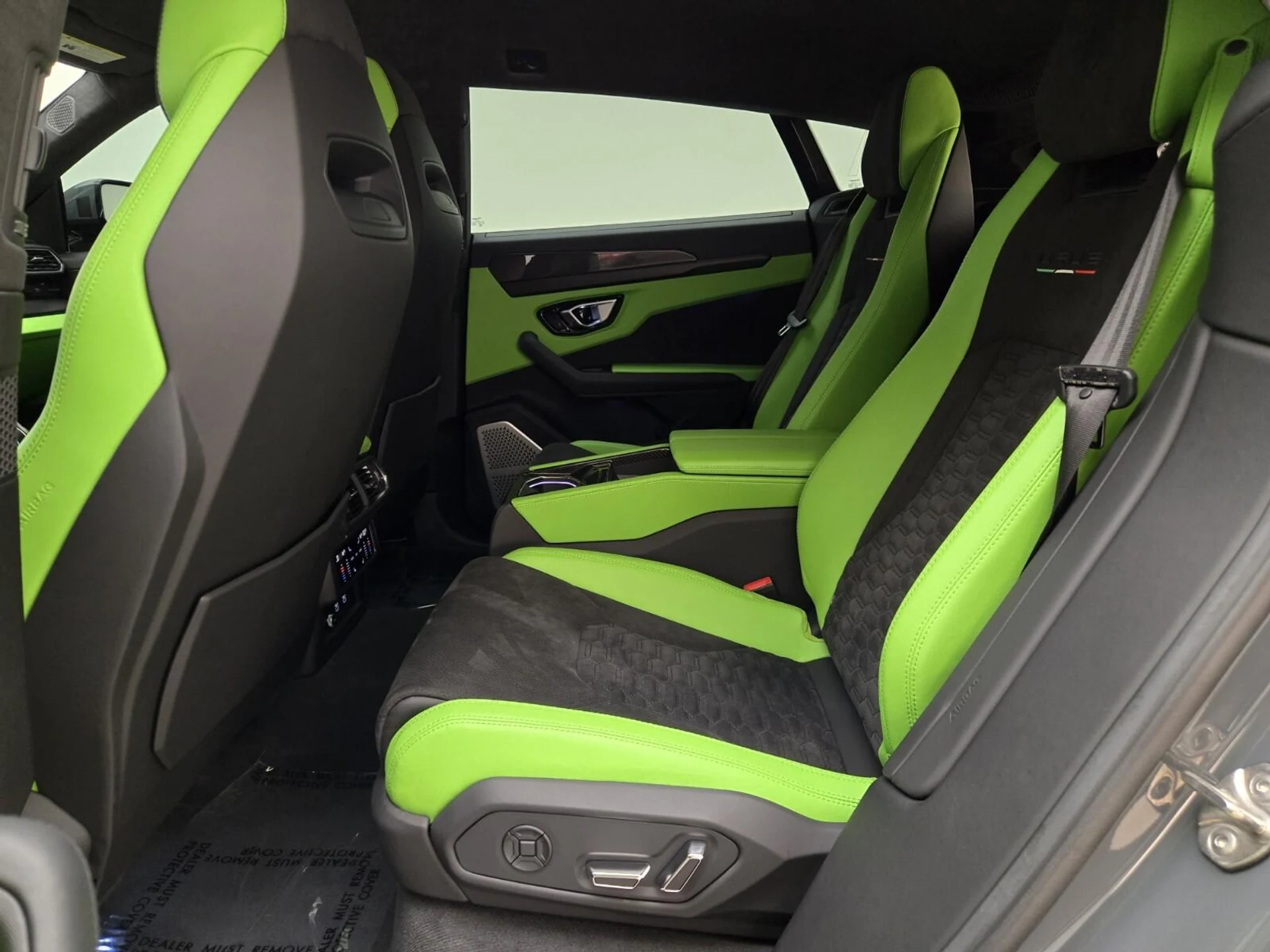 mph020_665160463_Used_2022_Lamborghini_Urus_1785561911_7c9b8553ef