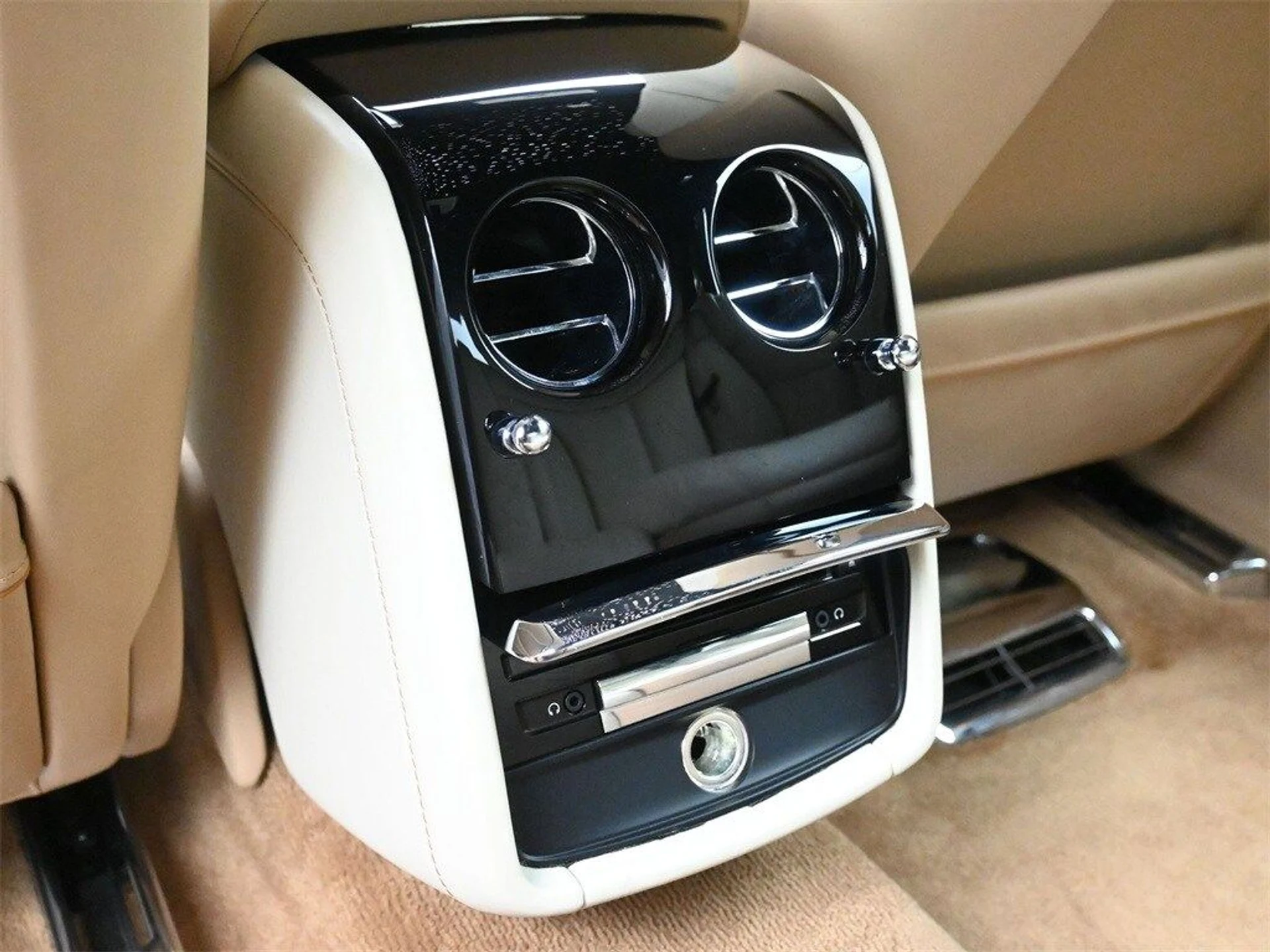 mph020_668127658_3eecf531eb0dfc4c520d6de0805e16fdx_be60814d30