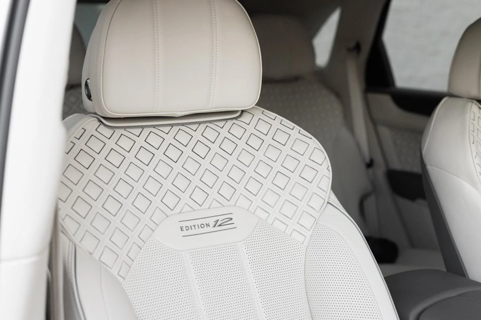 mph020_672552282_0b72ea5227a1afc8ce65c5cb06488097x_13b1509dec