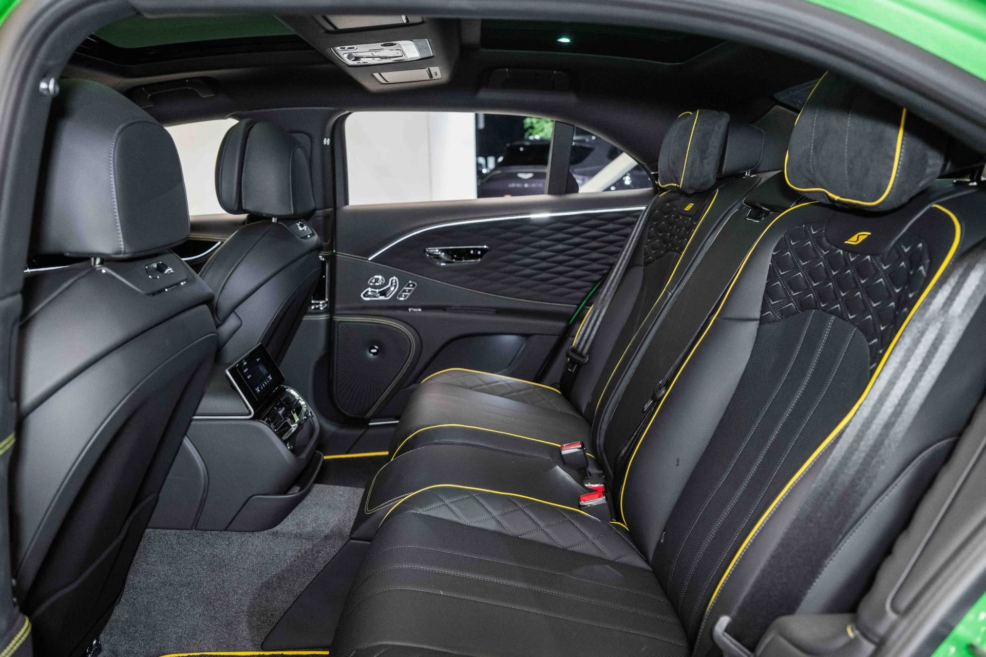 mph020_680793757_Used_2024_Bentley_Flying_Spur_S_Hybrid_1749914202_ee06ffd519