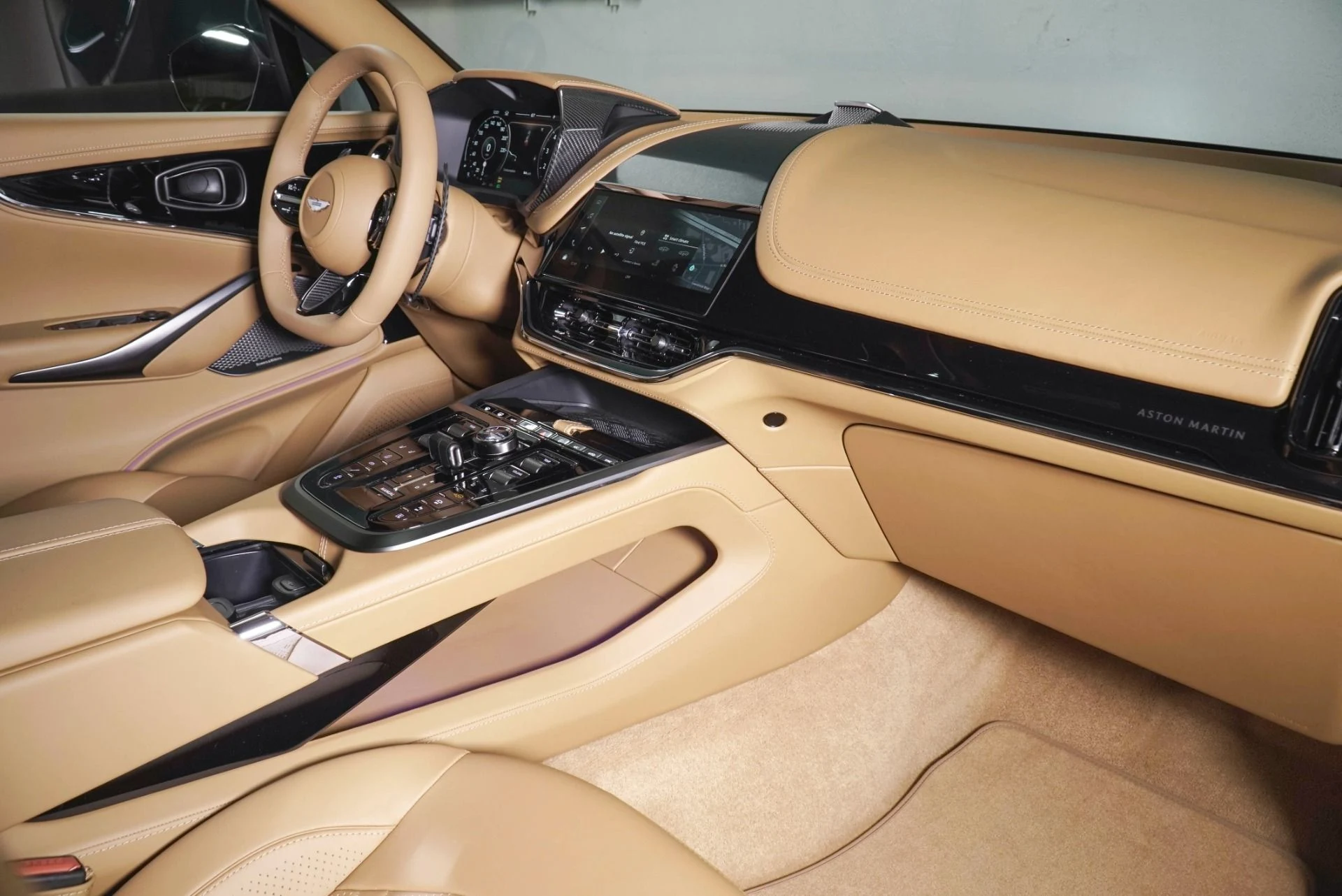 mph020_682098389_New_2026_Aston_Martin_DBX_S_1791412081_391642672e