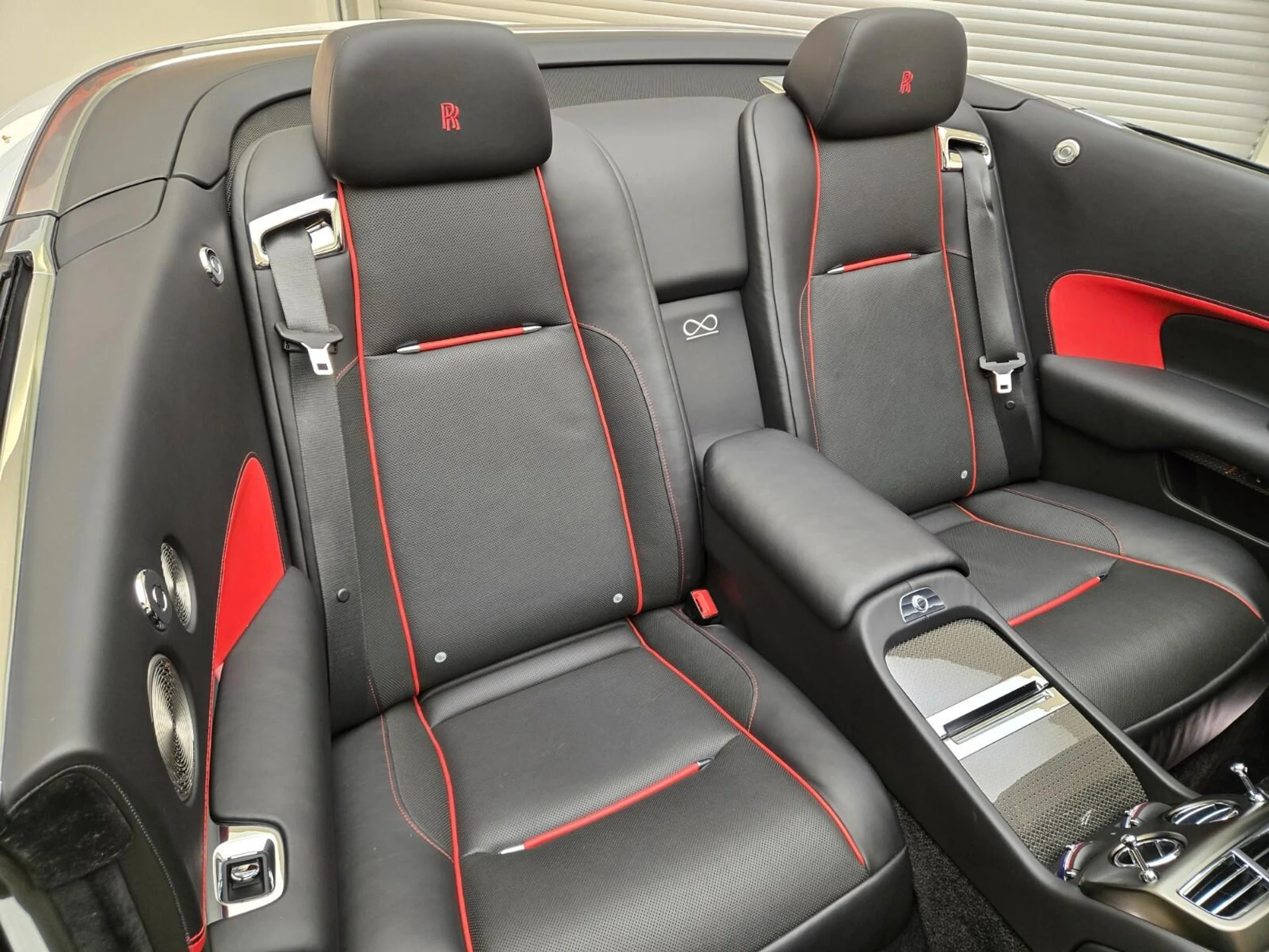 mph020_682154898_Used_2020_Rolls_Royce_Dawn_1764058204_d056729dce