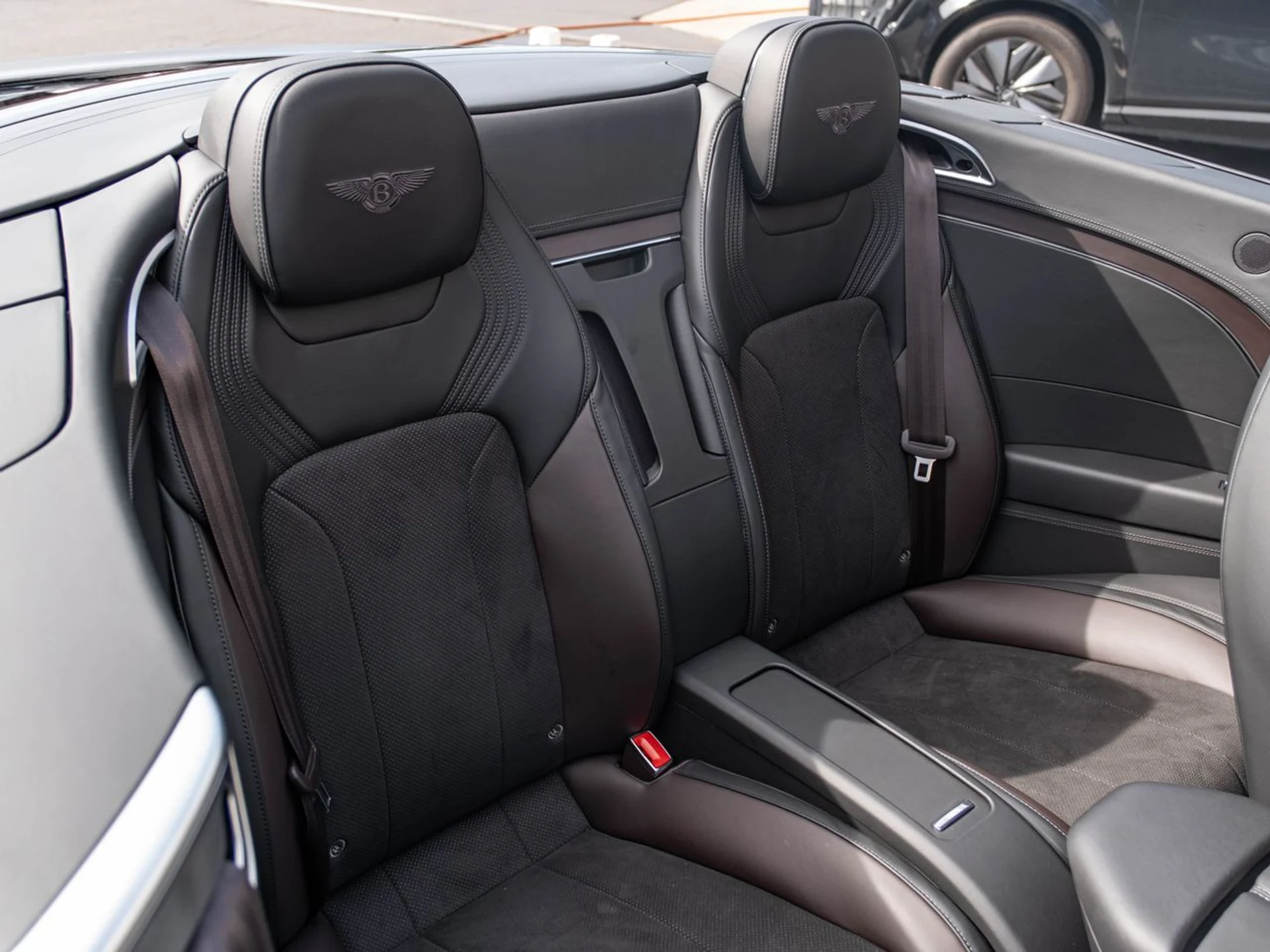 mph020_684475214_ec3cba3431a2c84cdc1aa225fcc0714fx_c8fd15c7b7