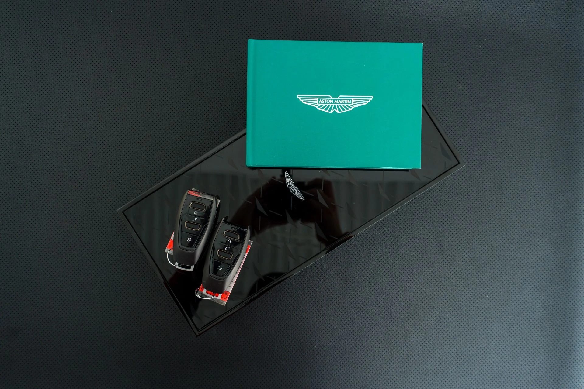 mph020_686429543_Used_2025_Aston_Martin_Vanquish_552_K_MSRP_Titanium_Exhaust_Interior_Carbon_Pack_1772060483_e2f577bab9