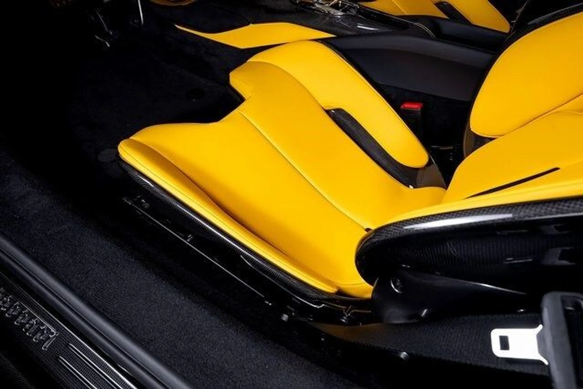 mph020_687101608_2d7fd1b613b223944d7eb52f62490b66x_eb57568f90