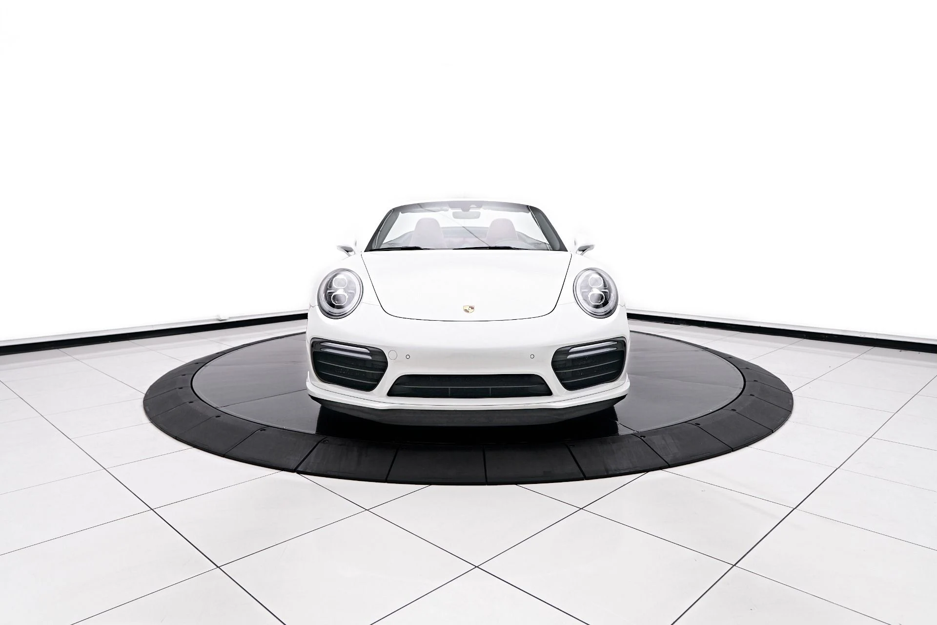 mph020_687148007_Used_2019_Porsche_911_Turbo_S_1755714959_5e0ef4eaea
