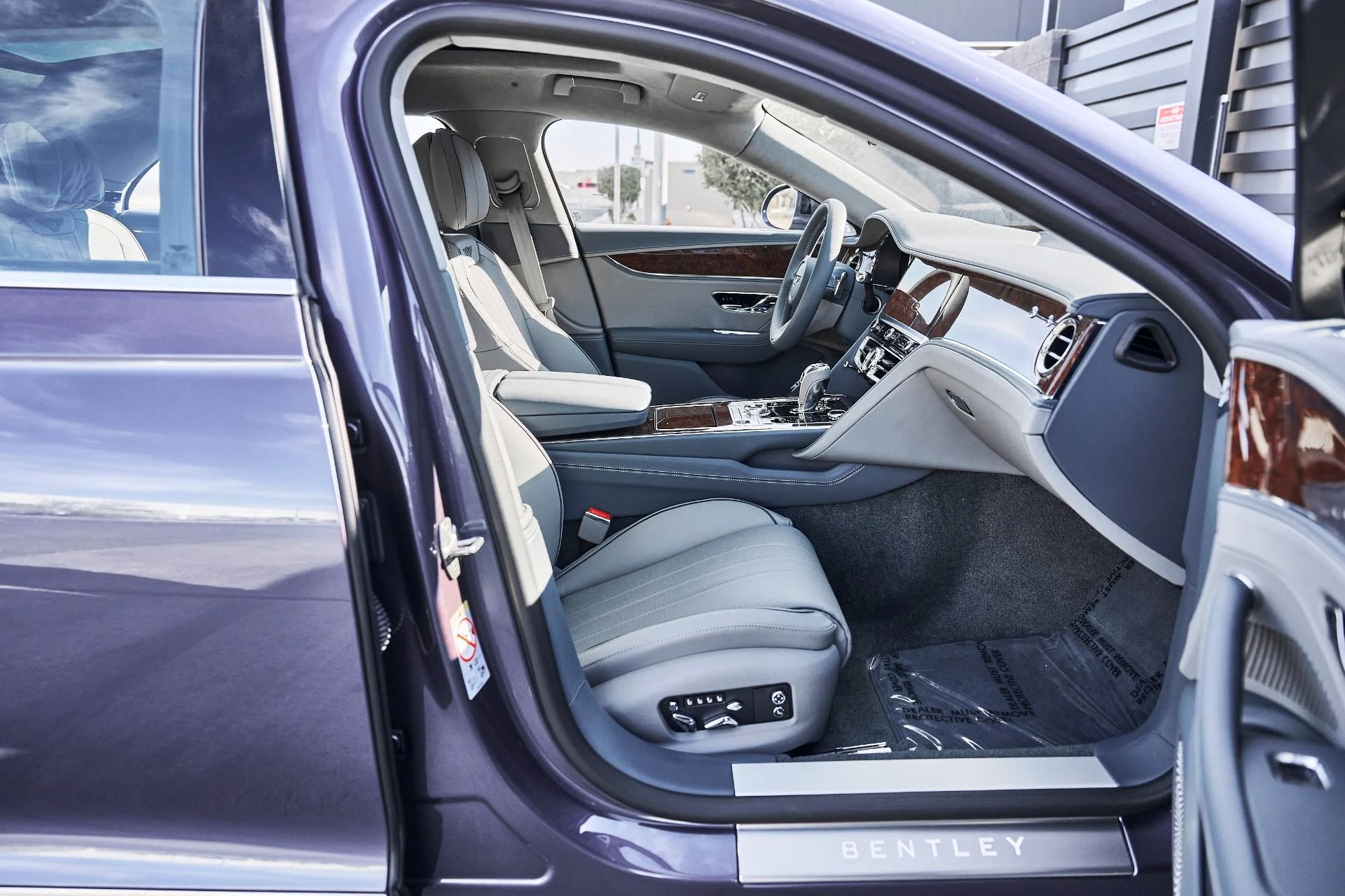 mph020_688257957_Used_2026_Bentley_Flying_Spur_V8_1775613266_652b709232