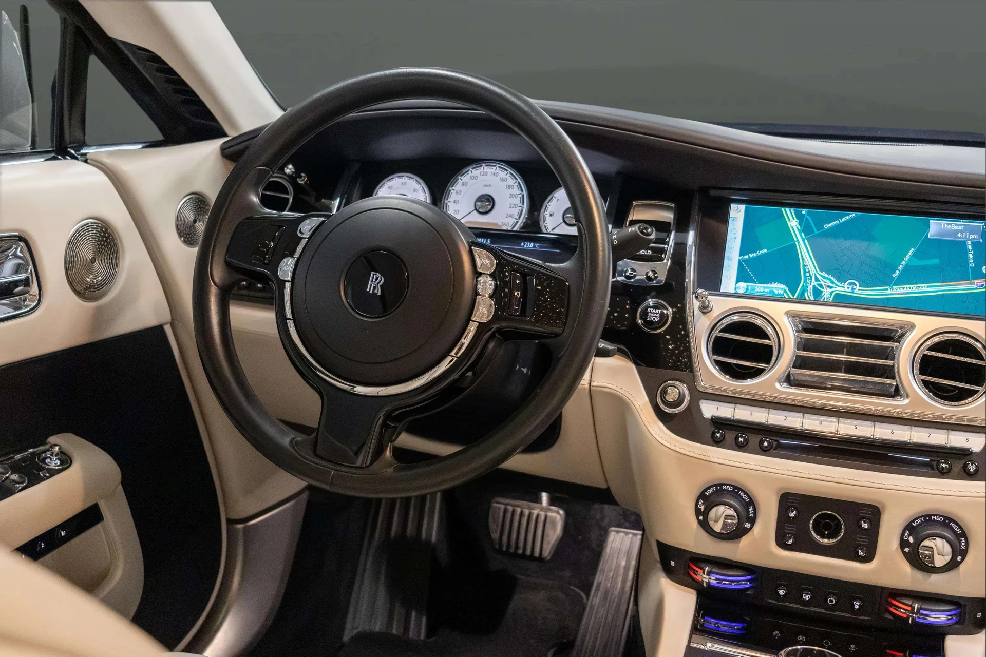 mph020_692224378_c718af99_72b4_4cdf_b49a_df19f547628a_201720_Rolls_Royce20_Wraith2028_SCA_665_C56_HUX_8653929_21_ae17c0fe9e