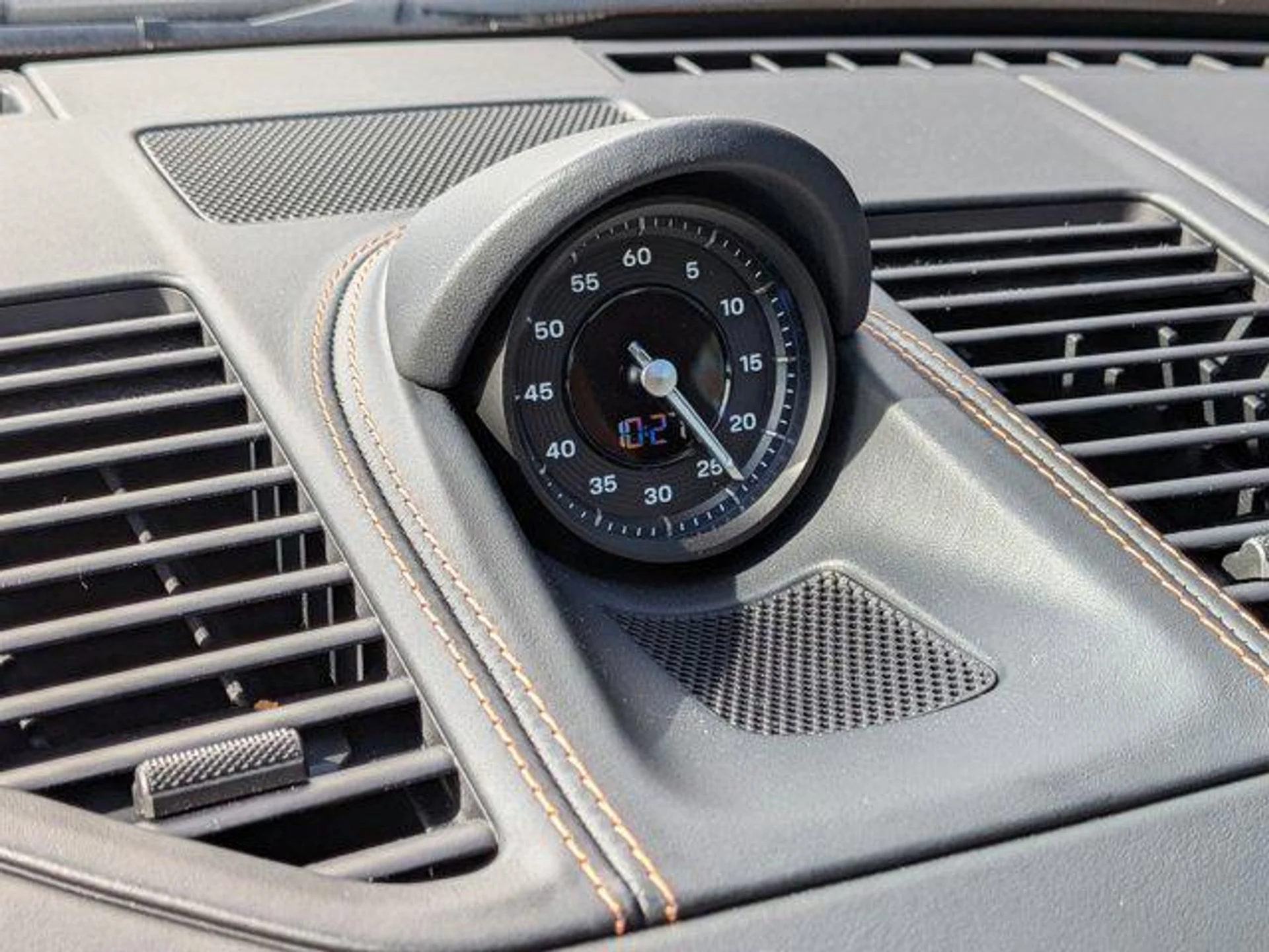 mph020_697254454_zvk2_Kq0_Hwwao1za_Chd_R71y_8_Z_Cg_5f1fec6a23